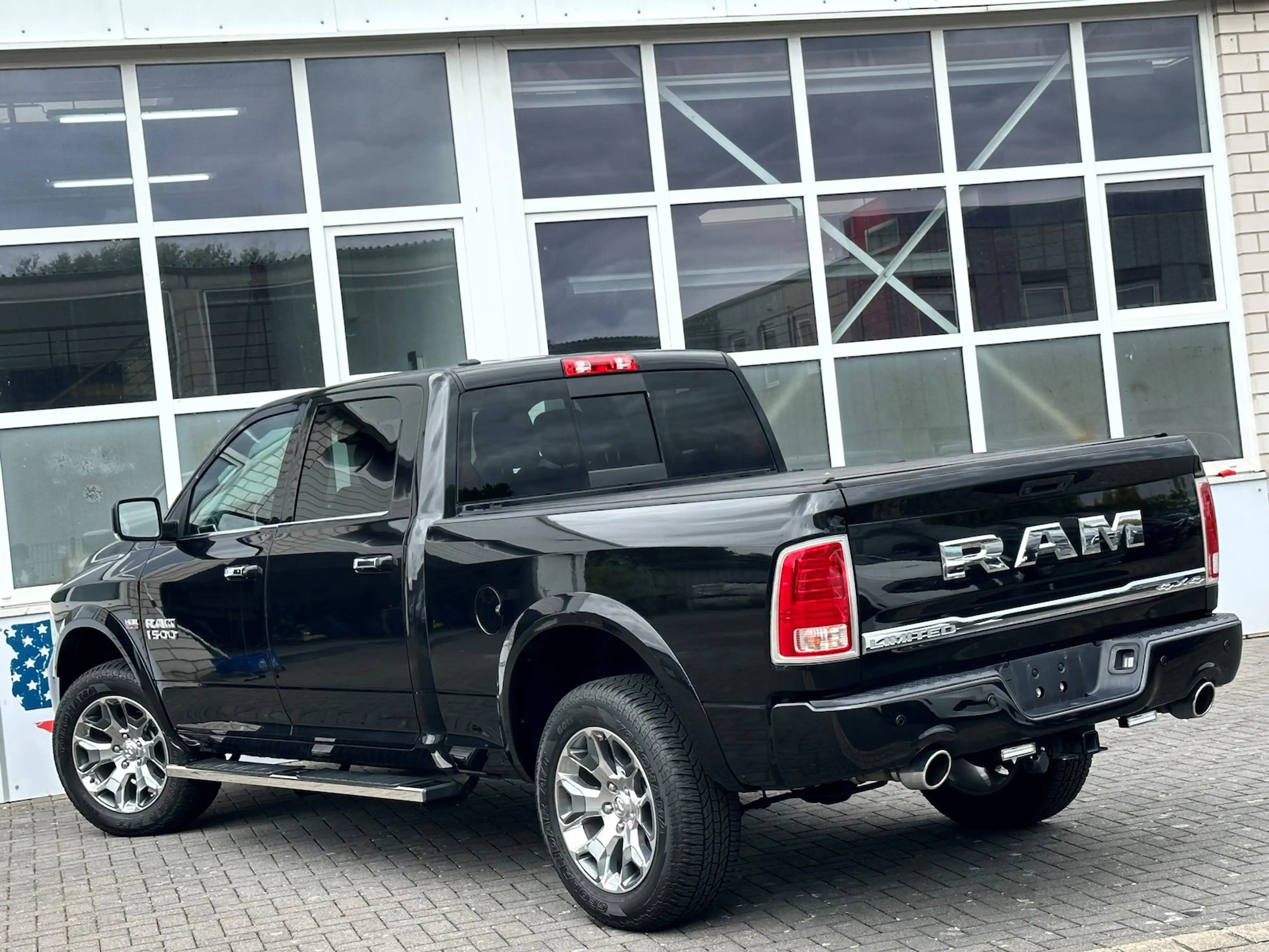 Dodge RAM 1500 Limited 5,7L 4x4 Longbed Luftfahrw. LPG — photo 2