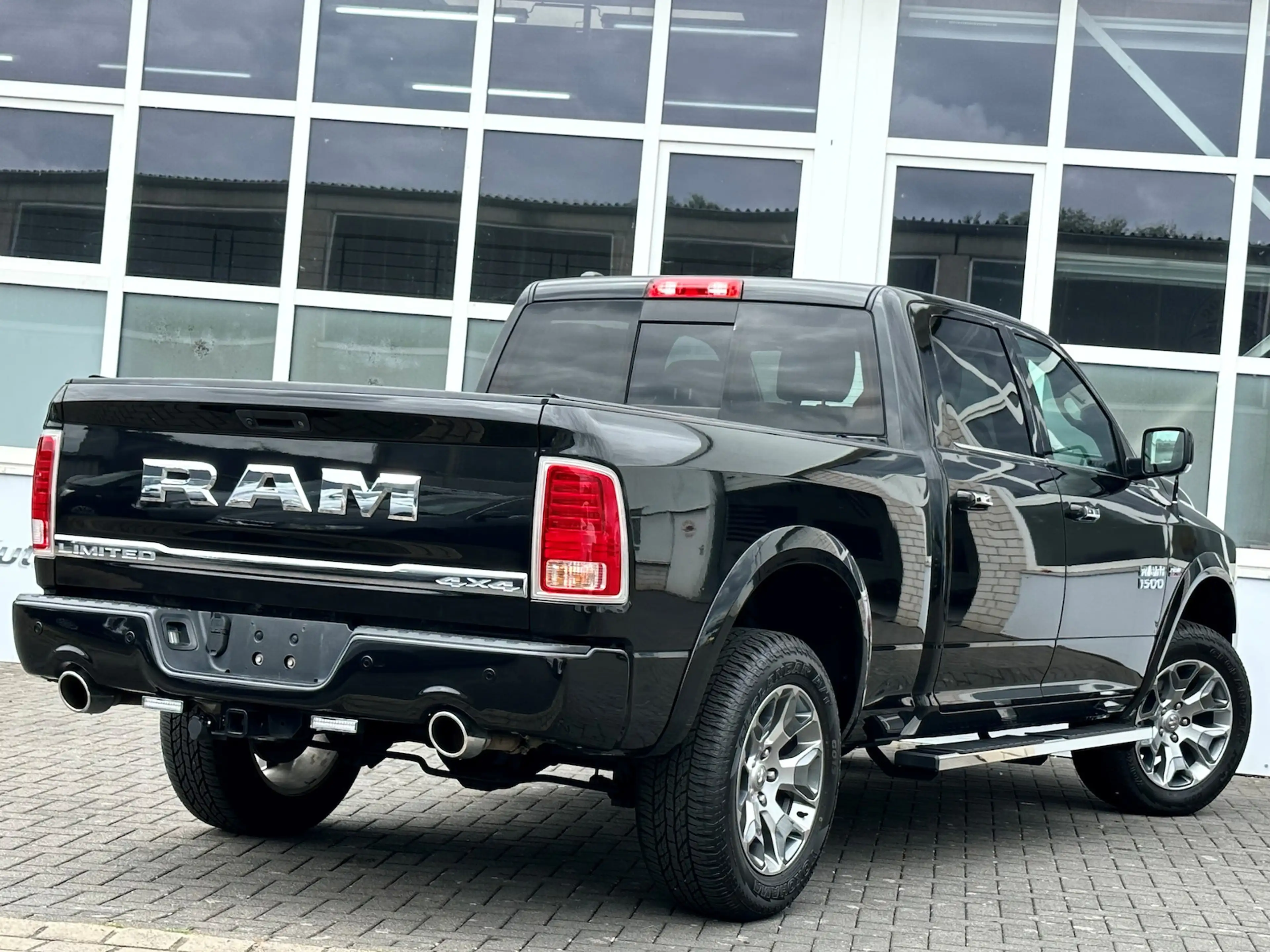 Dodge RAM 1500 Limited 5,7L 4x4 Longbed Luftfahrw. LPG — photo 4