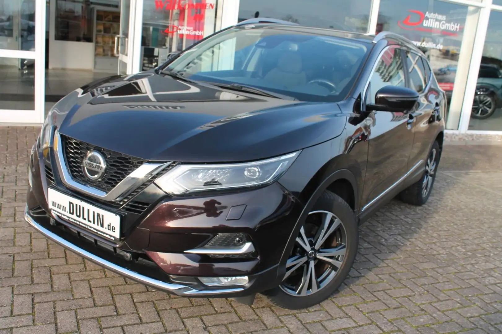 Nissan Qashqai 1,2 N-Connecta+AHZV+Ganzjahresreifen Schwarz - 2