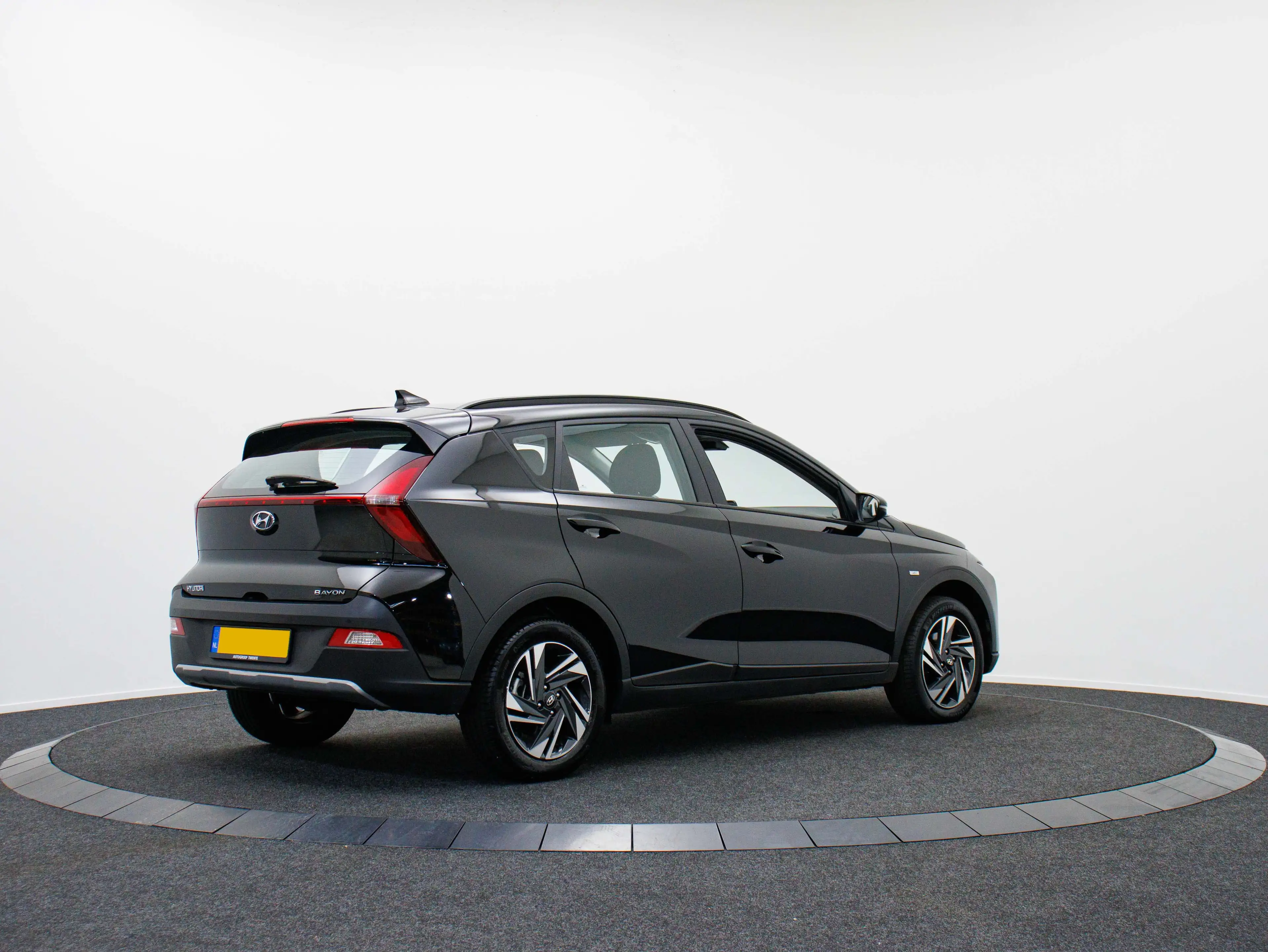 Hyundai BAYON 1.0 T-GDI Comfort (Phantom Black Mica parelmoer) — photo 2
