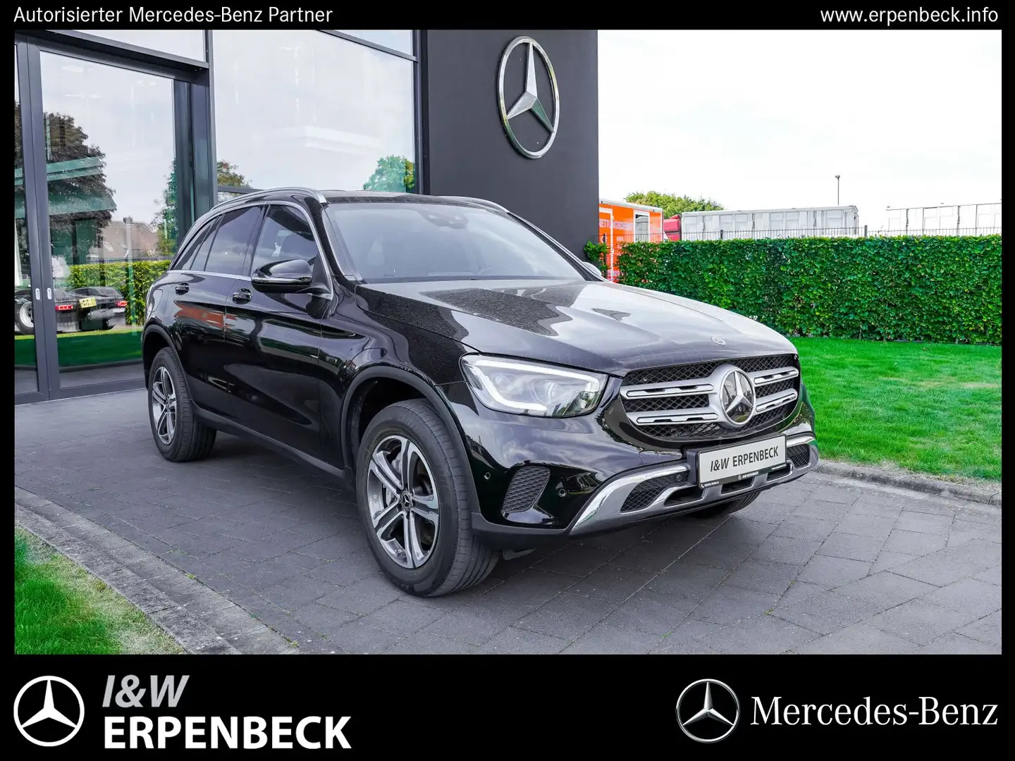 Mercedes-Benz GLC 300 GLC 300 e 4MATIC AMG AHK Distronic LED EasyPack Noir - 1