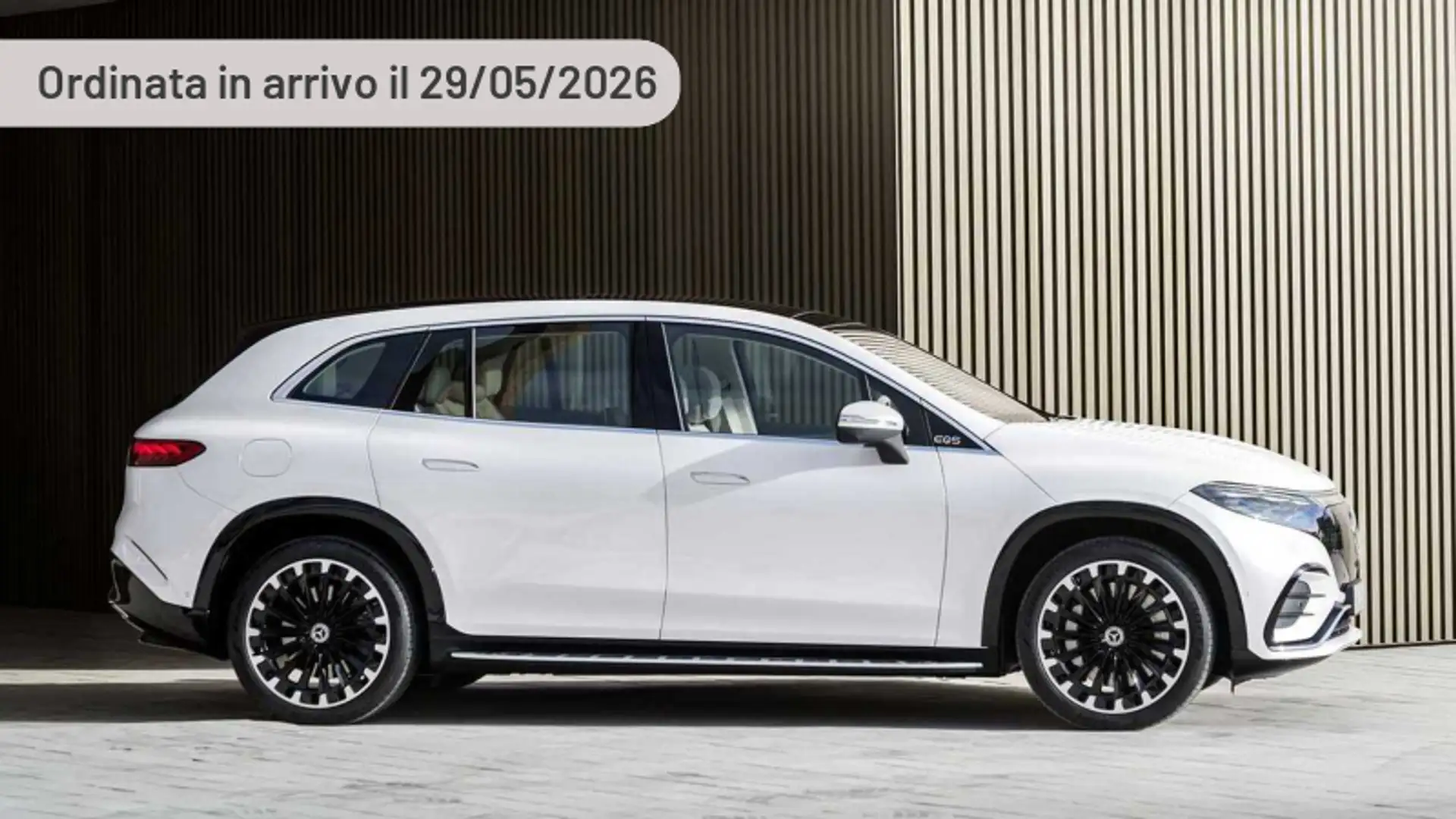 Mercedes-Benz EQS SUV 580 4MATIC AMG Line Premium Extra srebrna - 1