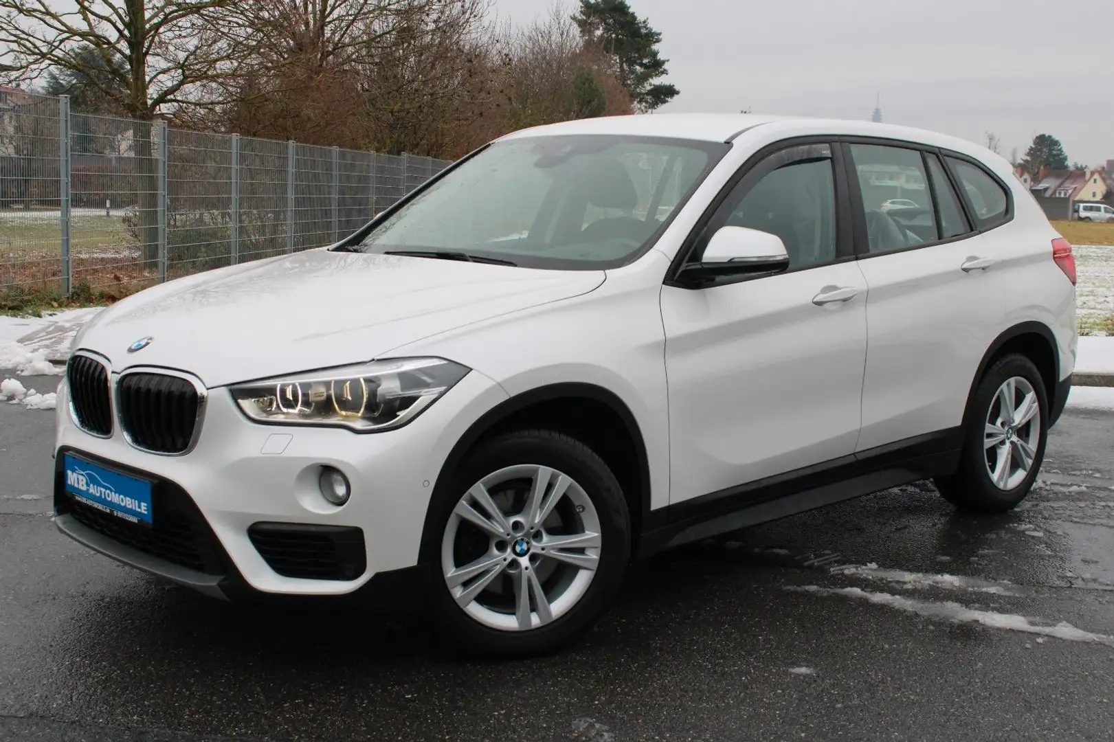 BMW X1 xDrive 18 d Advantage LED Navi.Prof. Kamera Weiß - 2