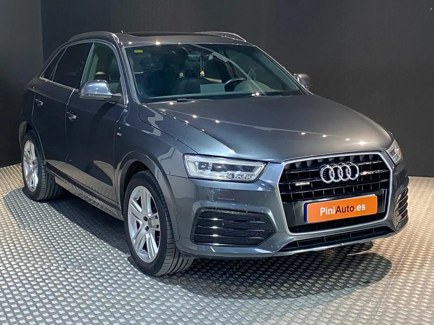 Audi Q3 2.0TDI quattro S tronic 110kW Grijs - 2