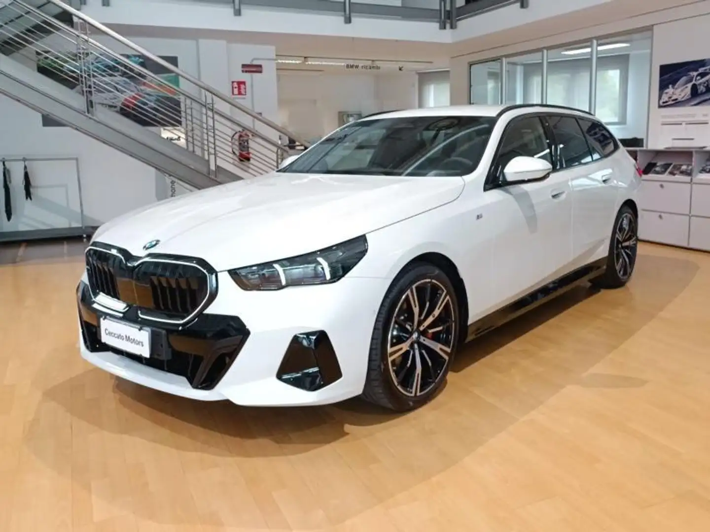 BMW 520 520d Touring 48V xdrive M Sport Pro auto Bianco - 1