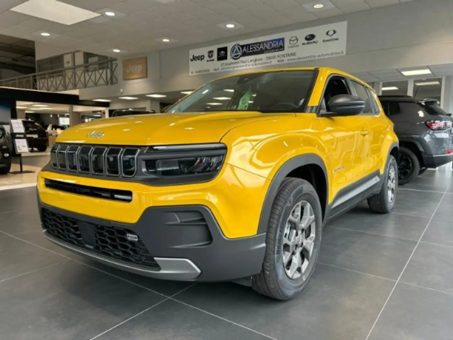 Jeep Avenger 1.2 Turbo T3 100 ch Longitude 5P Jaune - 1