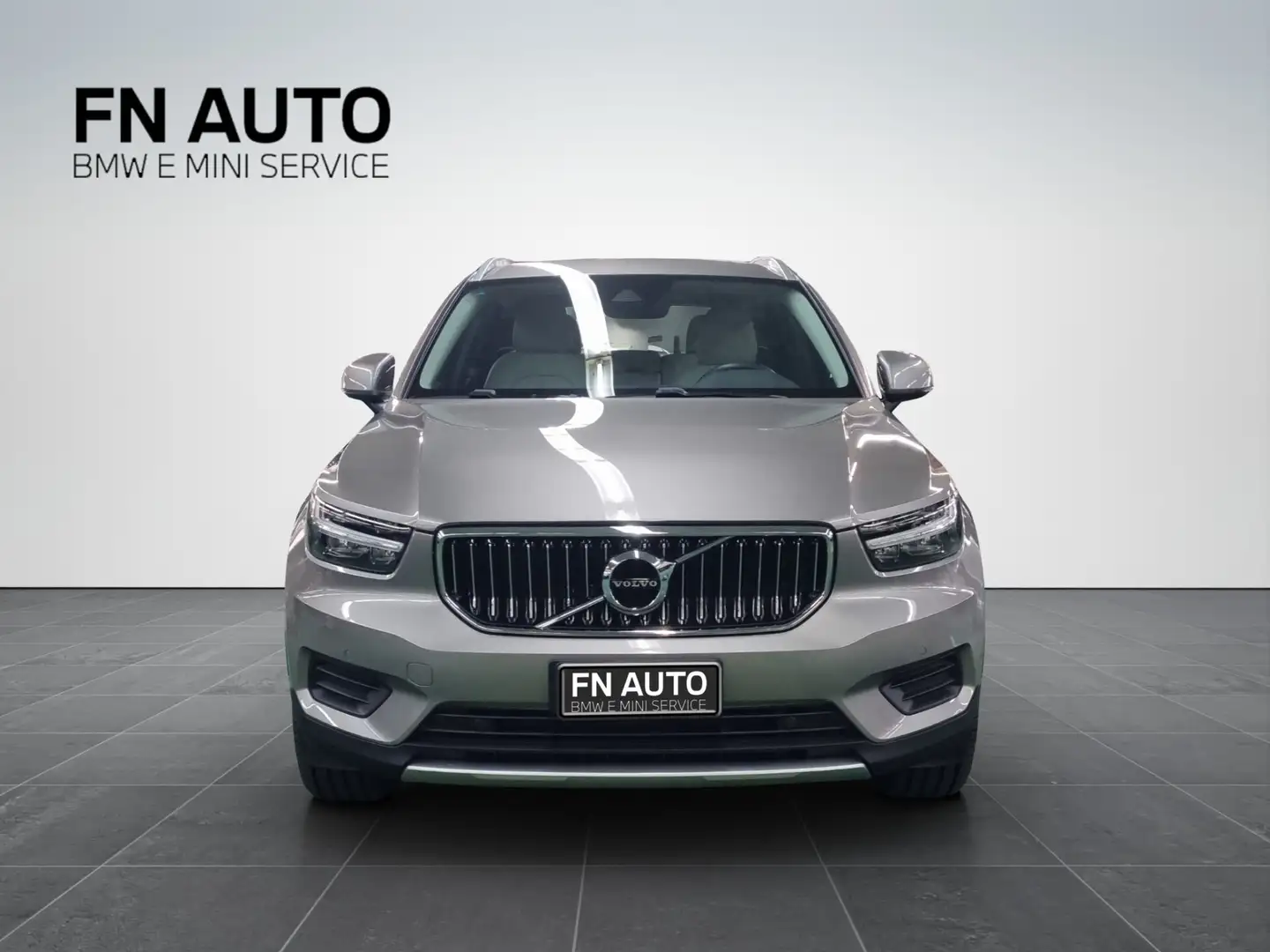 Volvo XC40 XC40 T5 Recharge Plug-in Hybrid Inscription Beige - 2