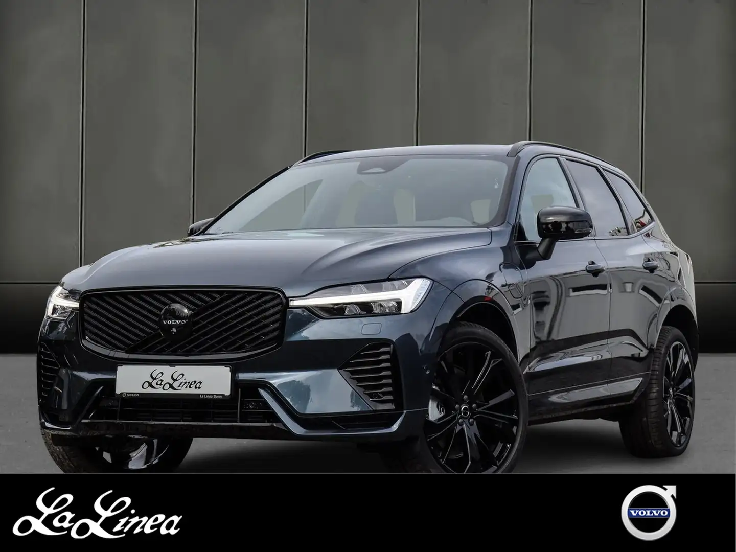 Volvo XC60 T6 Plus Black Edition Recharge Plug-In Hybrid AWD Blauw - 1