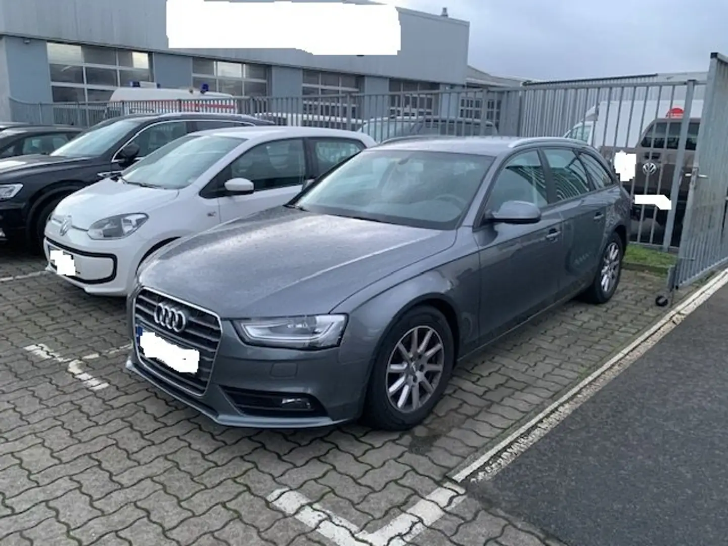 Audi A4 Attraction Xenon PDC 6 GANG Scheckh. Dt. Fahrzeug Gris - 1