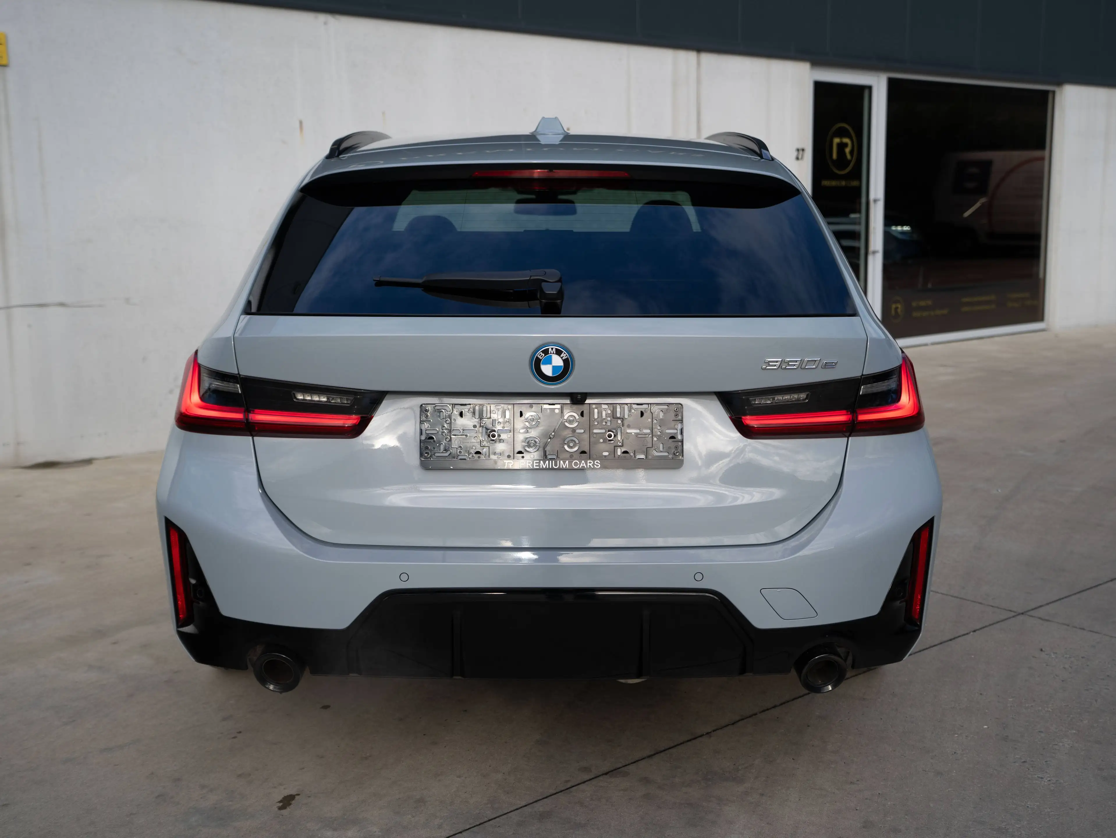 BMW 330 e l PHEV l Touring l M-Sport Pro l Pano l Memory l 360° — photo 14