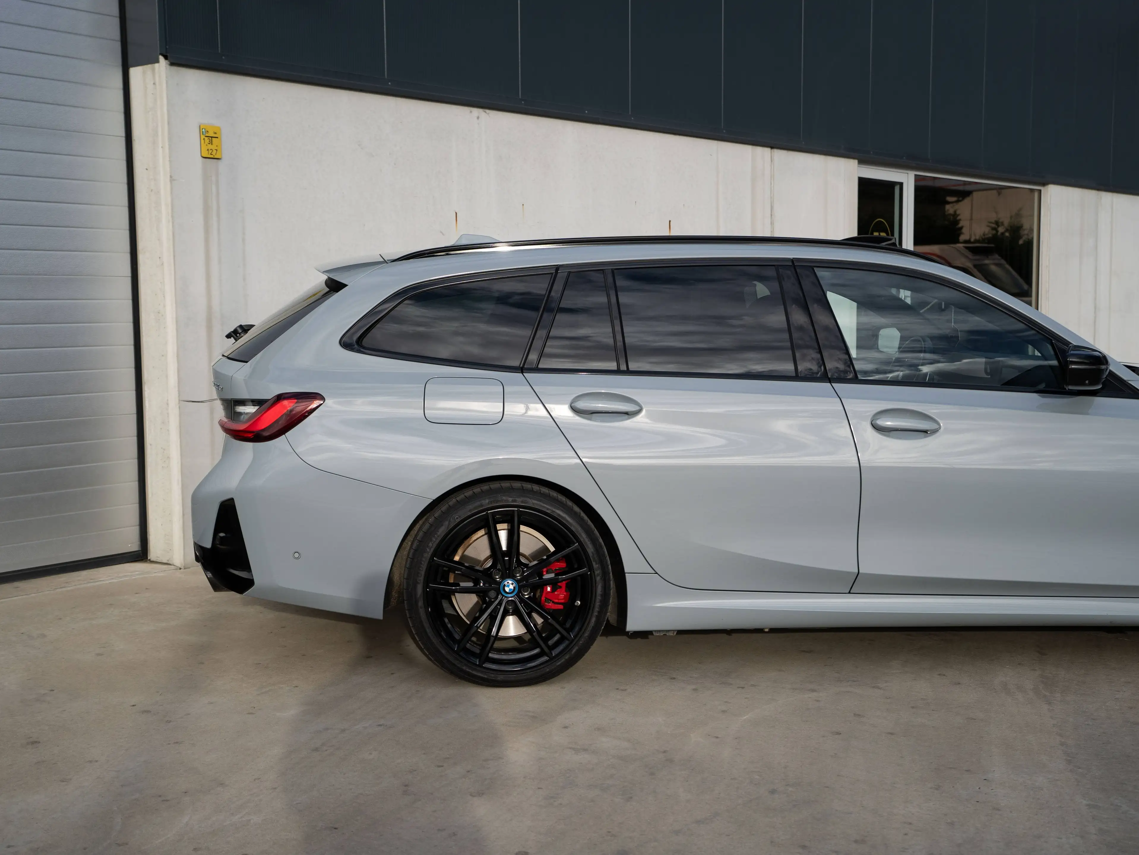 BMW 330 e l PHEV l Touring l M-Sport Pro l Pano l Memory l 360° — photo 10