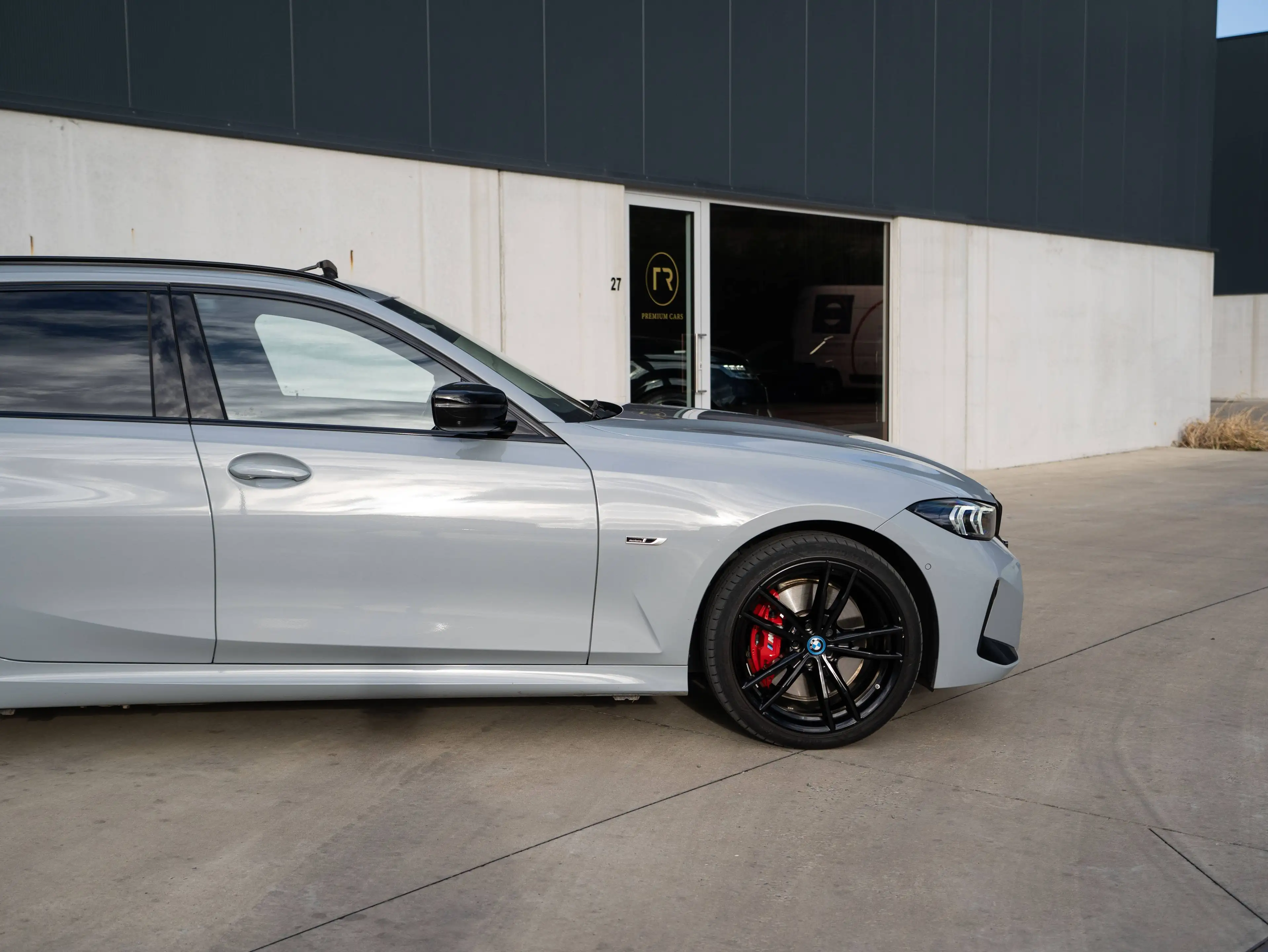 BMW 330 e l PHEV l Touring l M-Sport Pro l Pano l Memory l 360° — photo 9