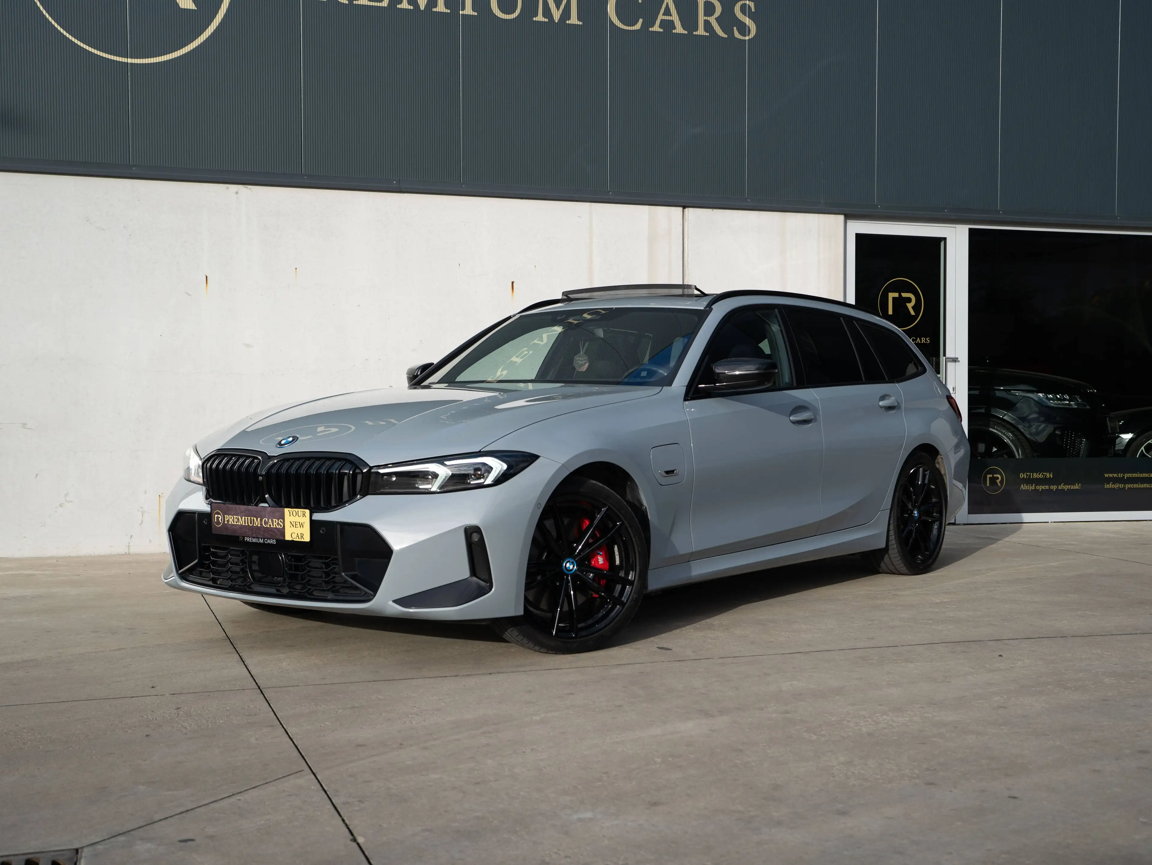 BMW 330 e l PHEV l Touring l M-Sport Pro l Pano l Memory l 360° — photo 2