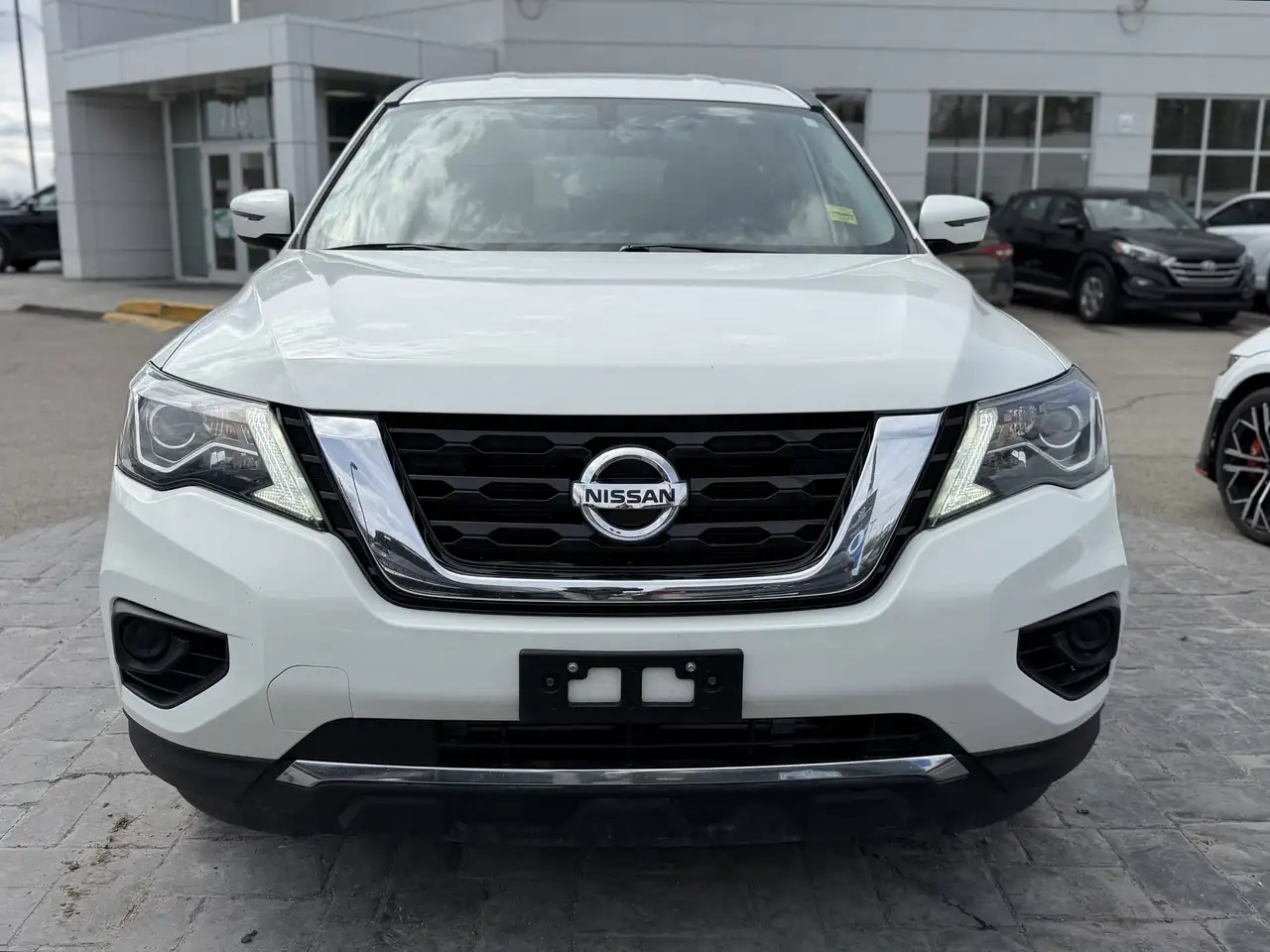 Nissan Pathfinder снимка Nissan Pathfinder
