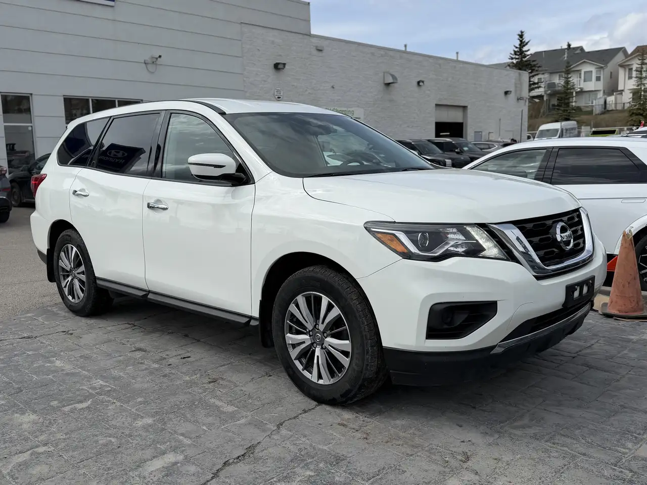 Nissan Pathfinder снимка Nissan Pathfinder