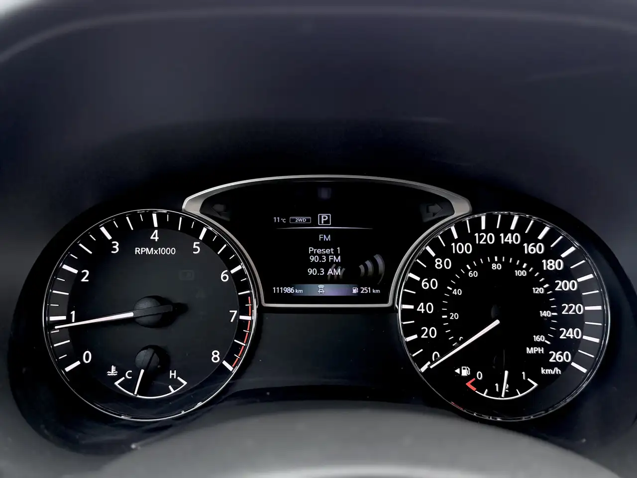 Nissan Pathfinder снимка Nissan Pathfinder