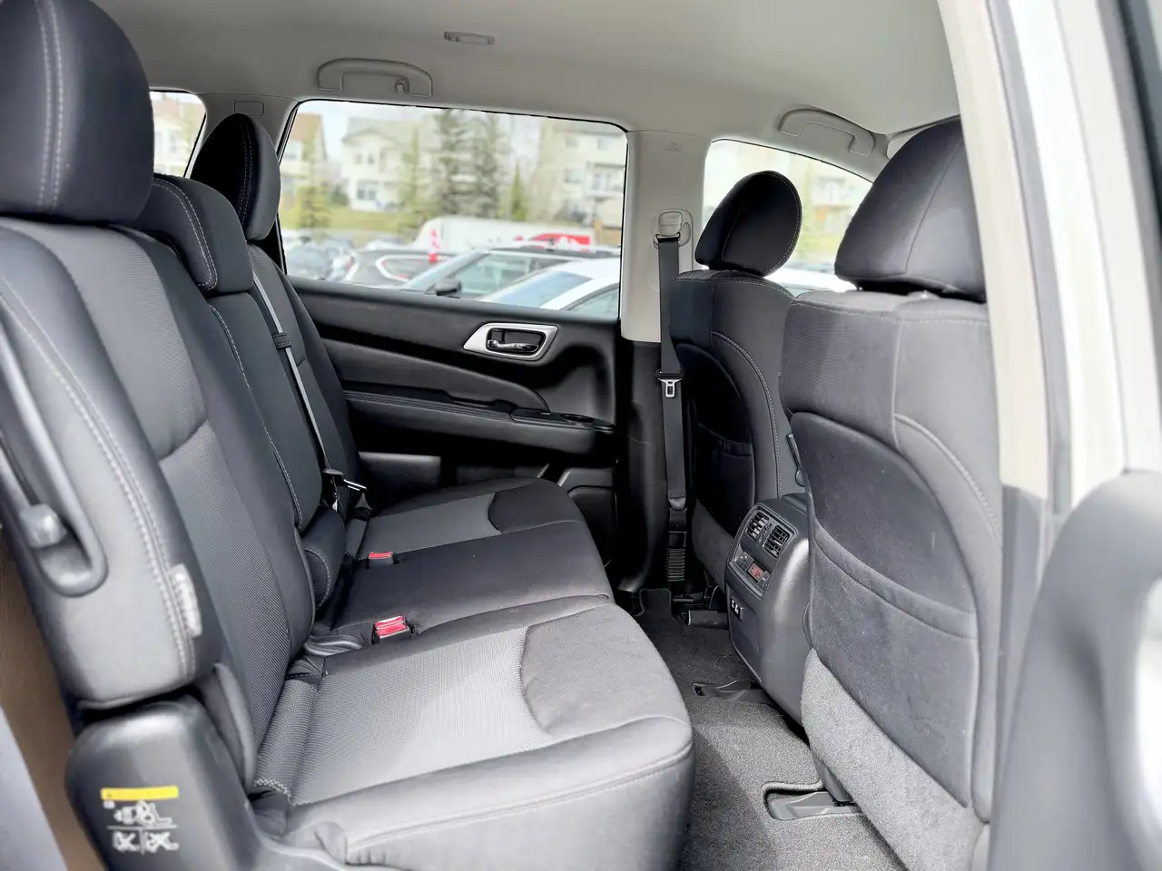 Nissan Pathfinder снимка Nissan Pathfinder