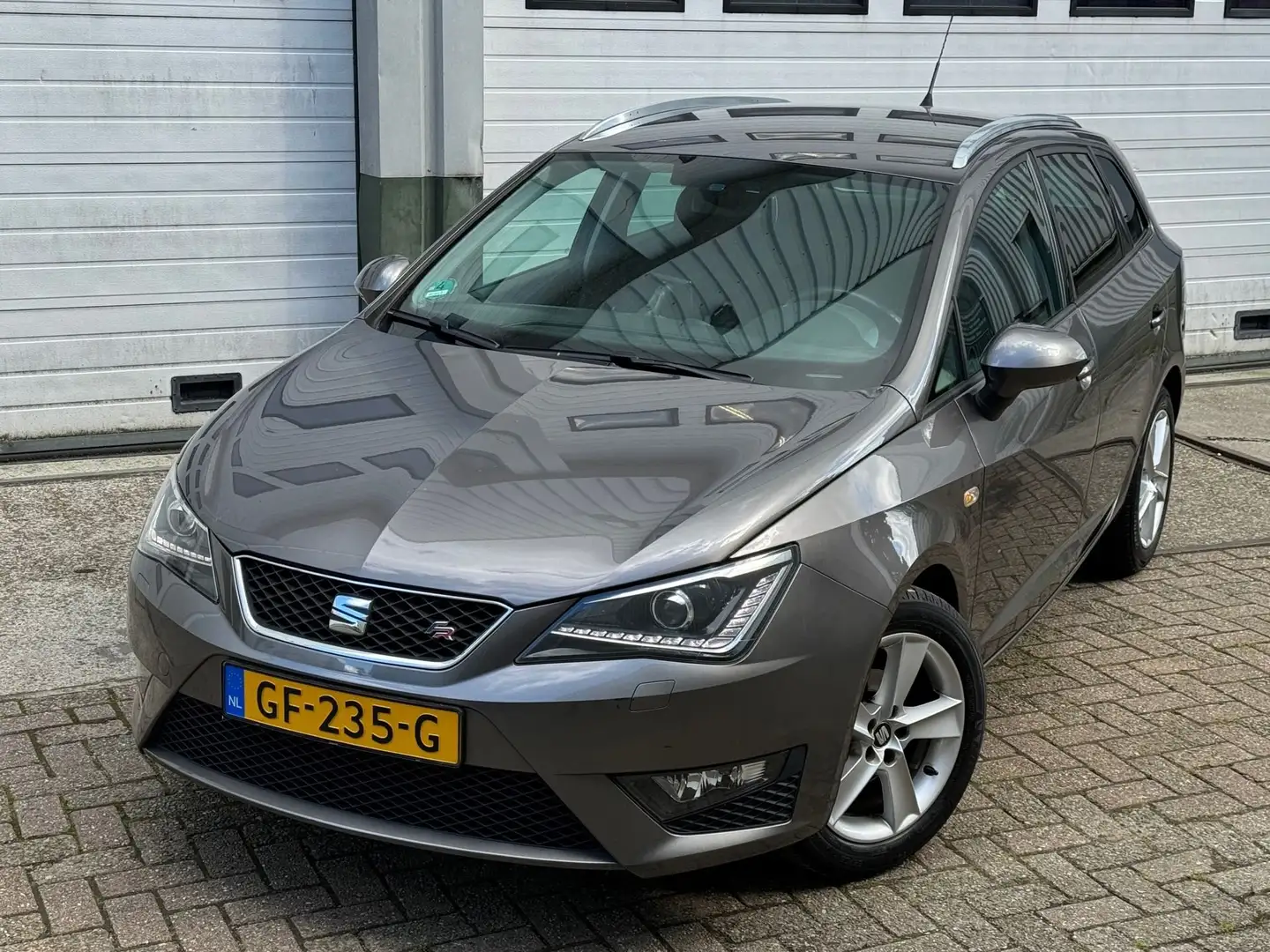 SEAT Ibiza Ibiza 1.2 TSI FR Dynamic Zilver - 1