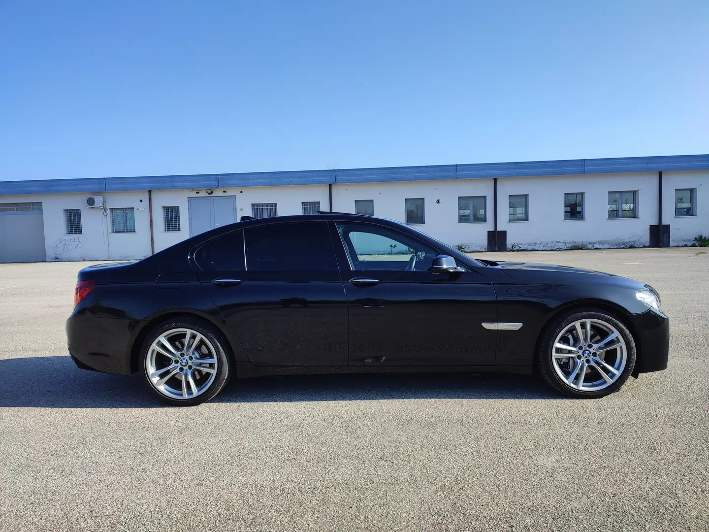 BMW 740 740d xdrive Eletta 313cv auto Black - 2