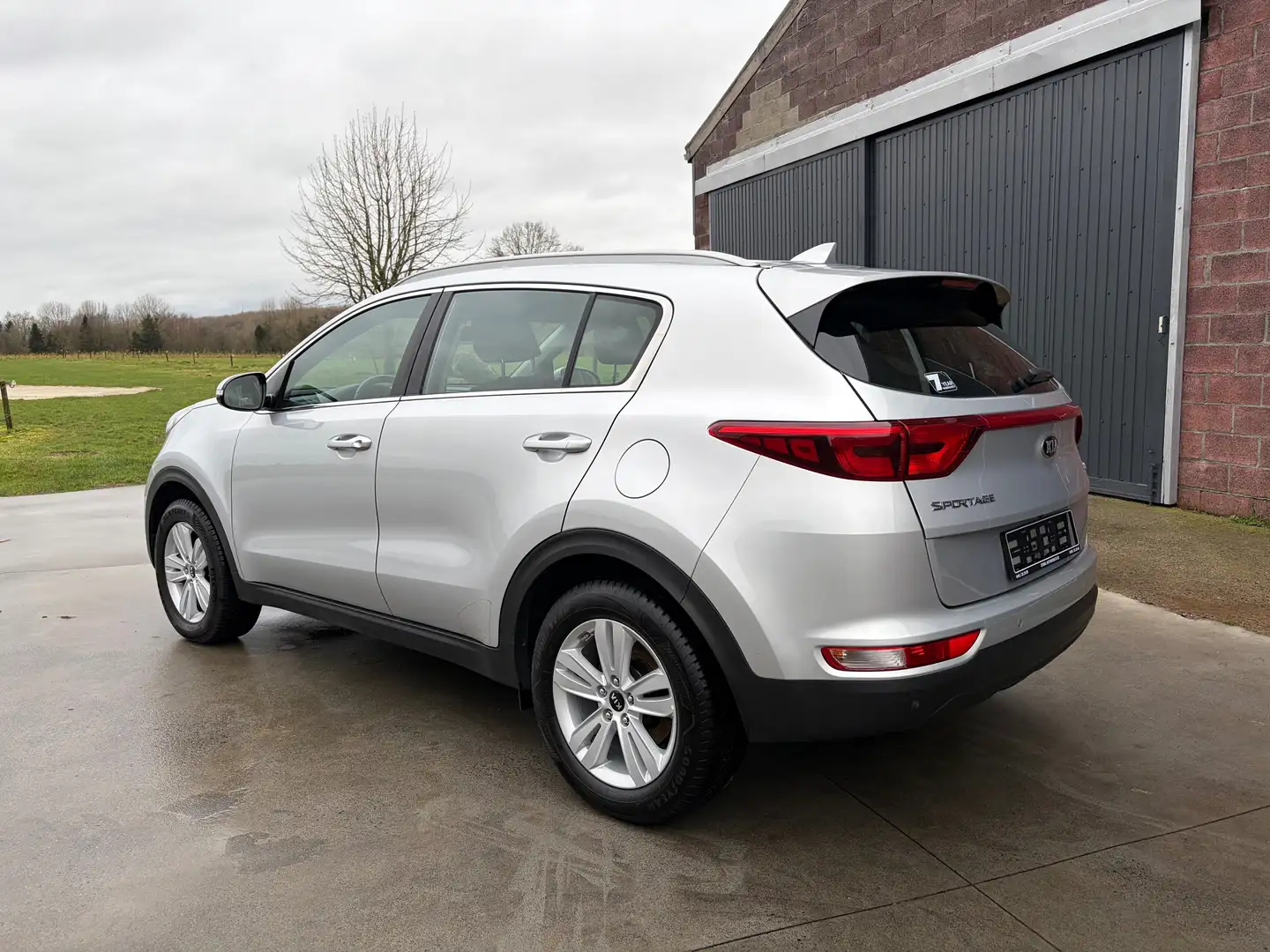 Kia Sportage Sportage 1.6i 2WD Navi Edition ISG - 1ère main Gris - 2