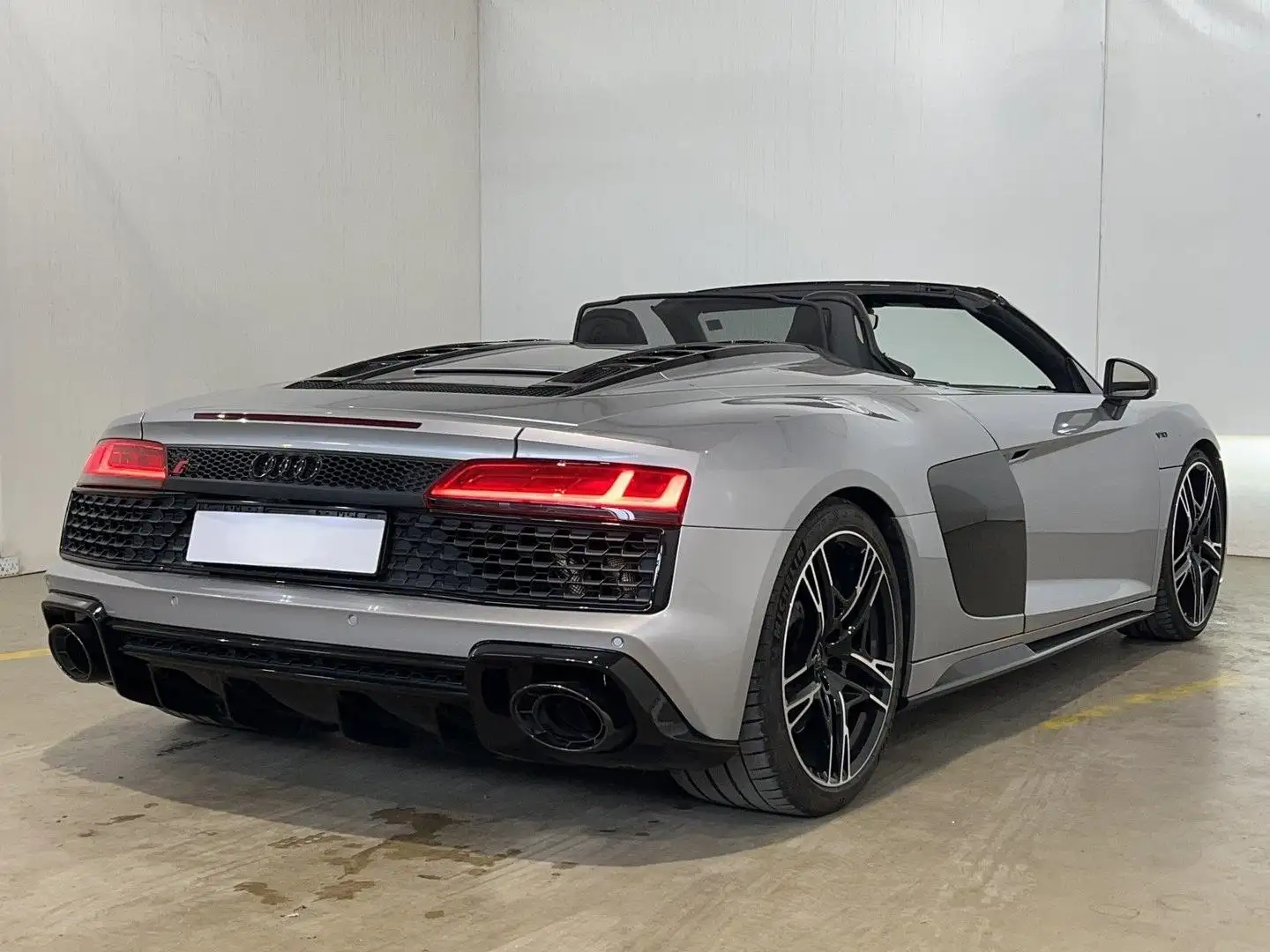 Audi R8 Spyder 5.2FSI quattro LASER CARBON LEDER B&O Silver - 2
