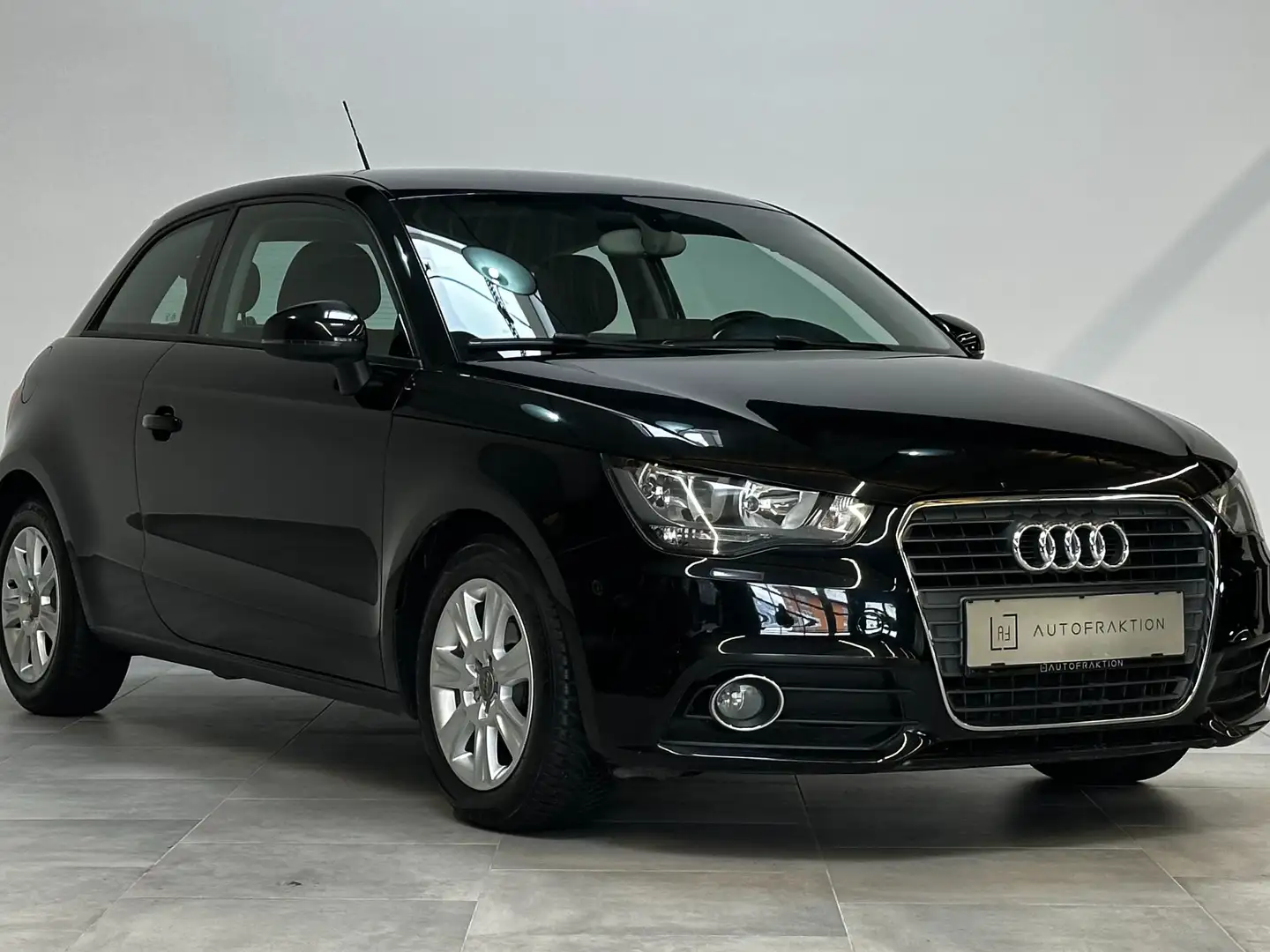 Audi A1 Attraction Zwart - 1