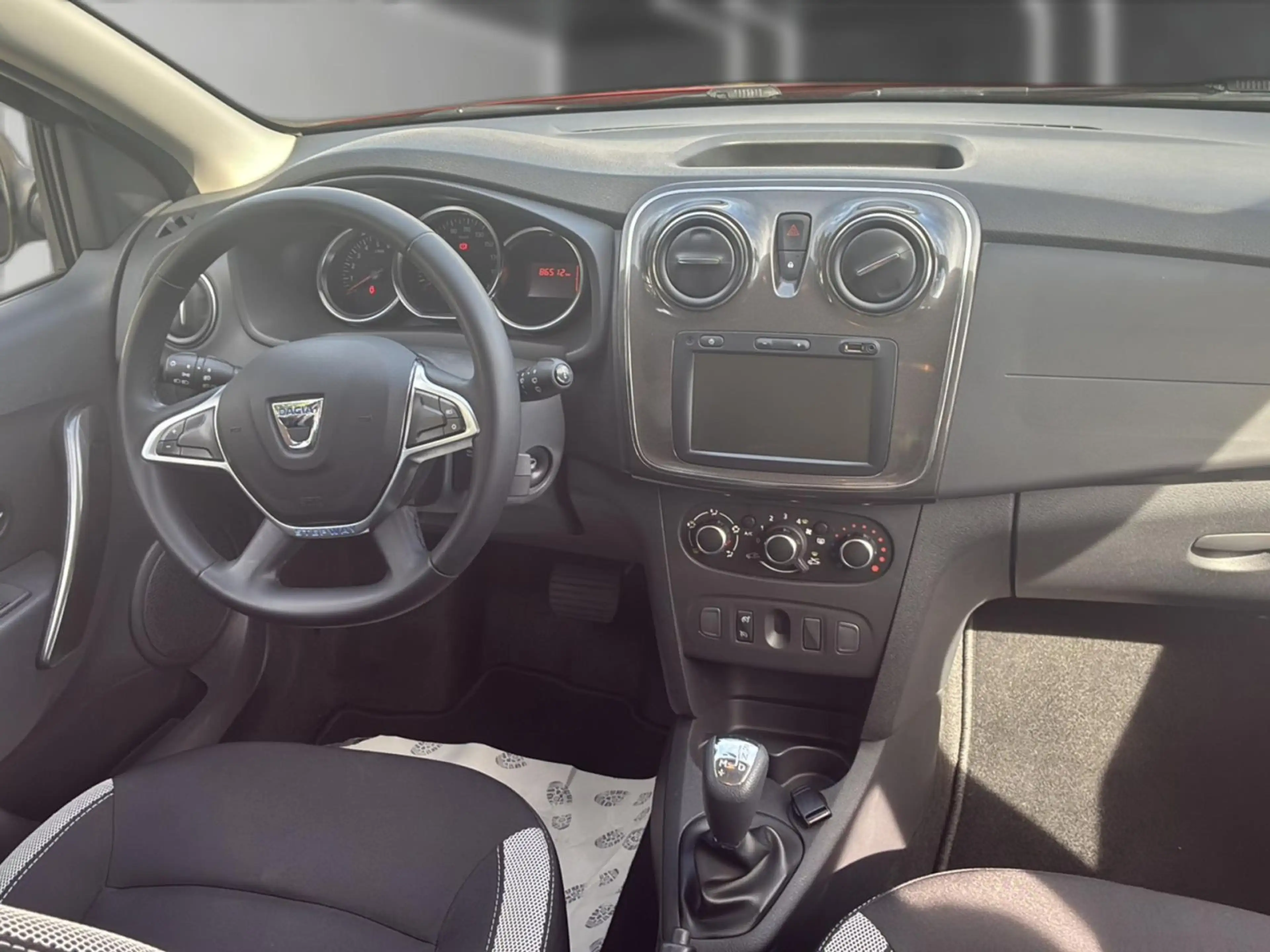 Dacia Logan MCV II Kombi  0.9 TCe 90 eco² Stepway Aut. — photo 14