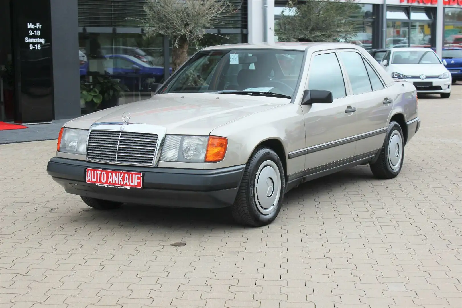 Mercedes-Benz E 230 Limo.Klassiker,Automatik,Senioren gepflegt Plateado - 2