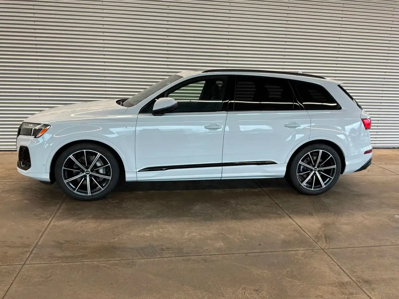 Audi Q7 снимка Audi Q7