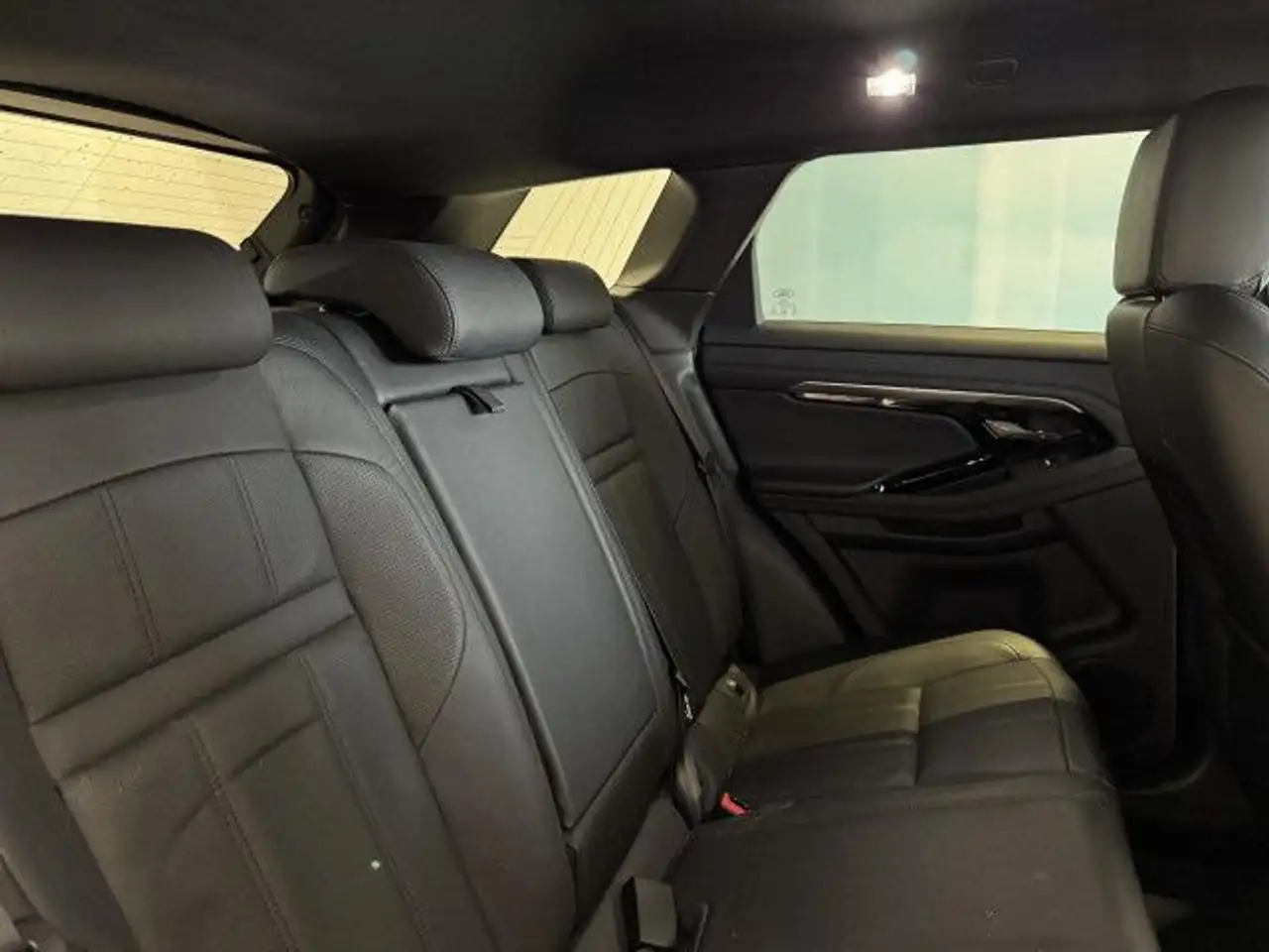 Land Rover Range Rover Evoque P300e R-Dyn SE AHK Winter Paket, миниатюра 6
