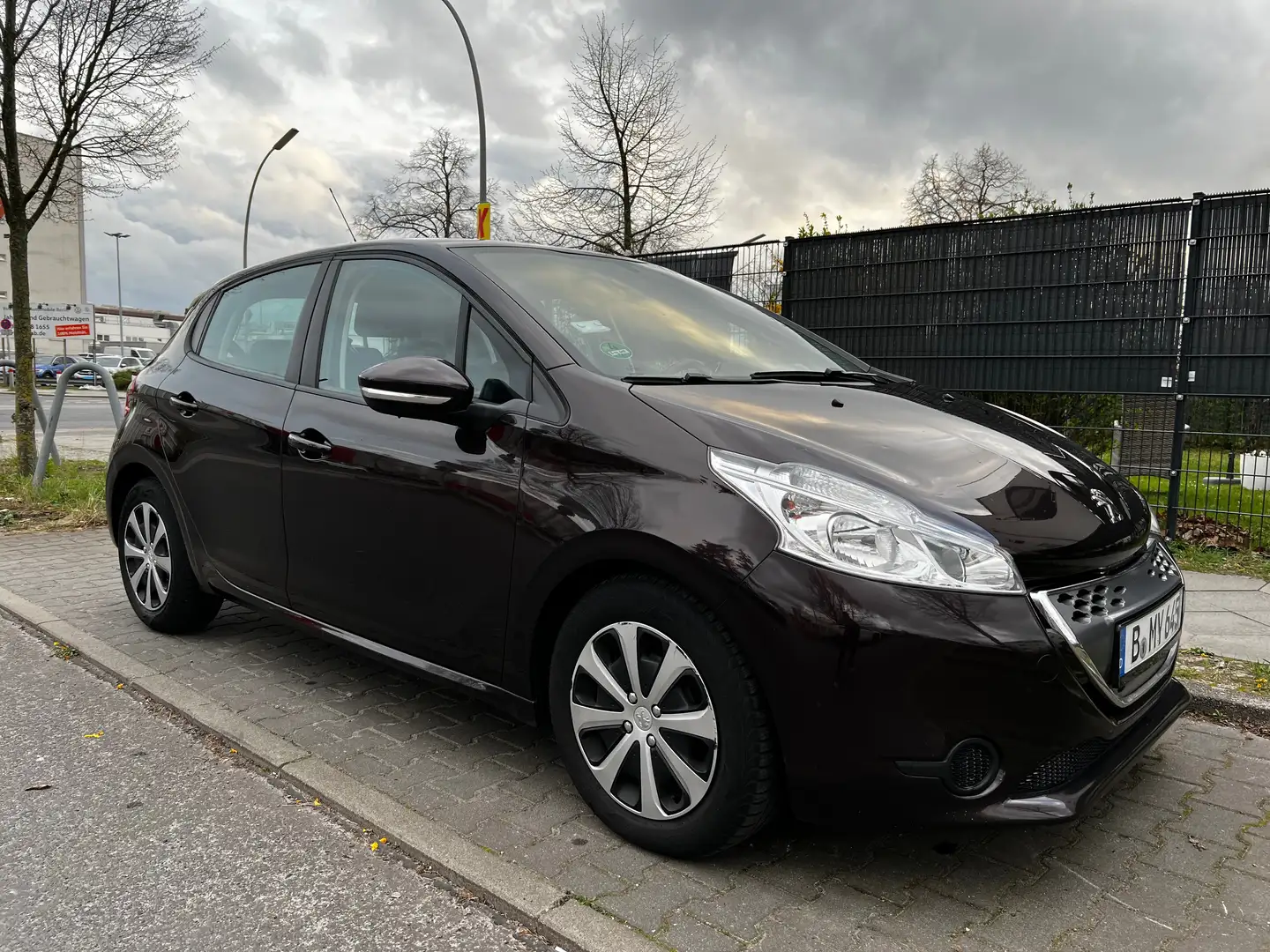 Peugeot 208 208 e-HDi 68 EGS5 Stop Brązowy - 1