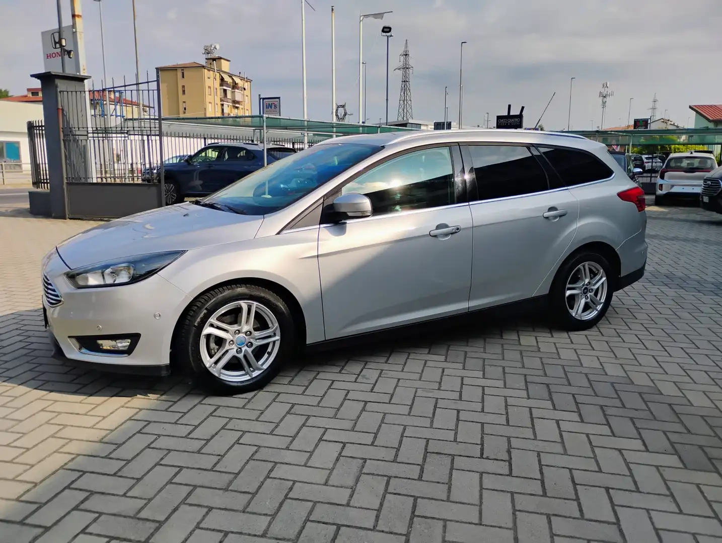 Ford Focus Focus SW 2.0 tdci Business 115cv powershift Argento - 1