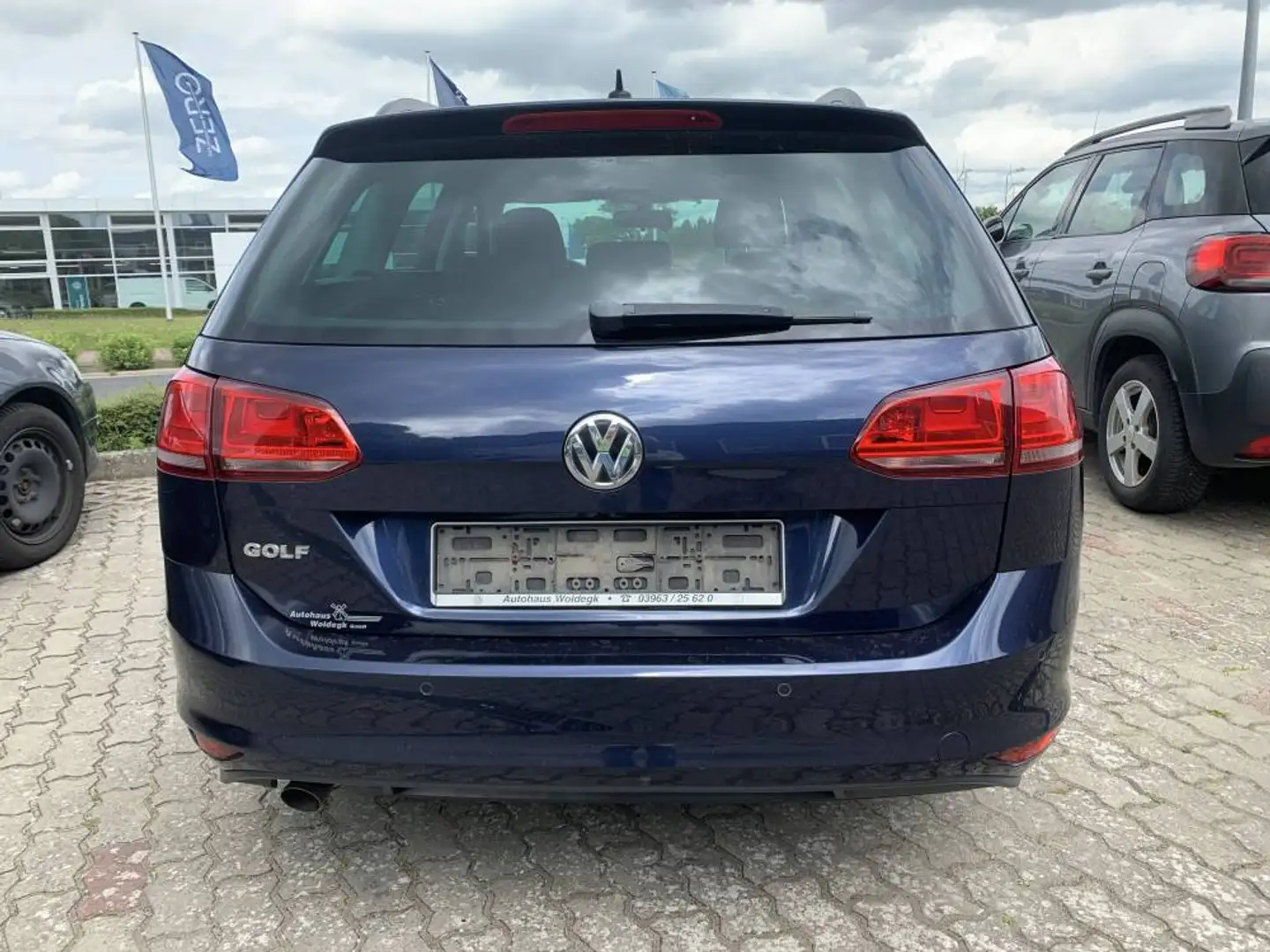 Volkswagen Golf GOLF TSI 1.2 Variant Blauw - 1