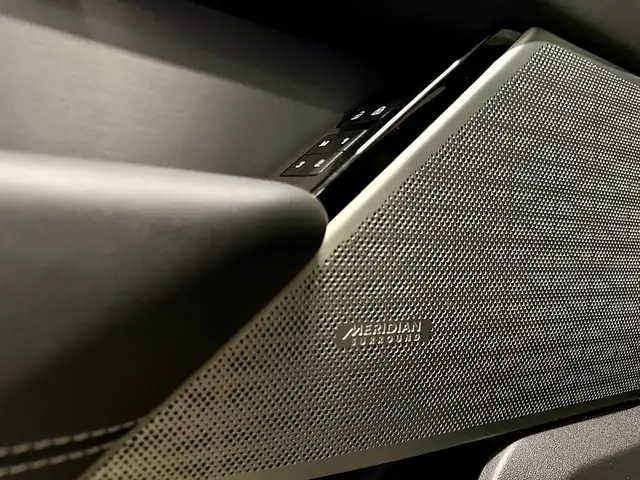 Land Rover Range Rover Velar P400e PHEV Allrad R-Dynamic HSE Aut.**PANO**HUD... Ansicht 23