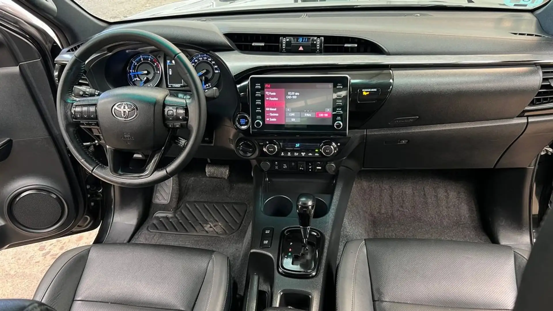 Toyota Hilux 2.8 D4D C. Doble Invincible AT Negro - 2