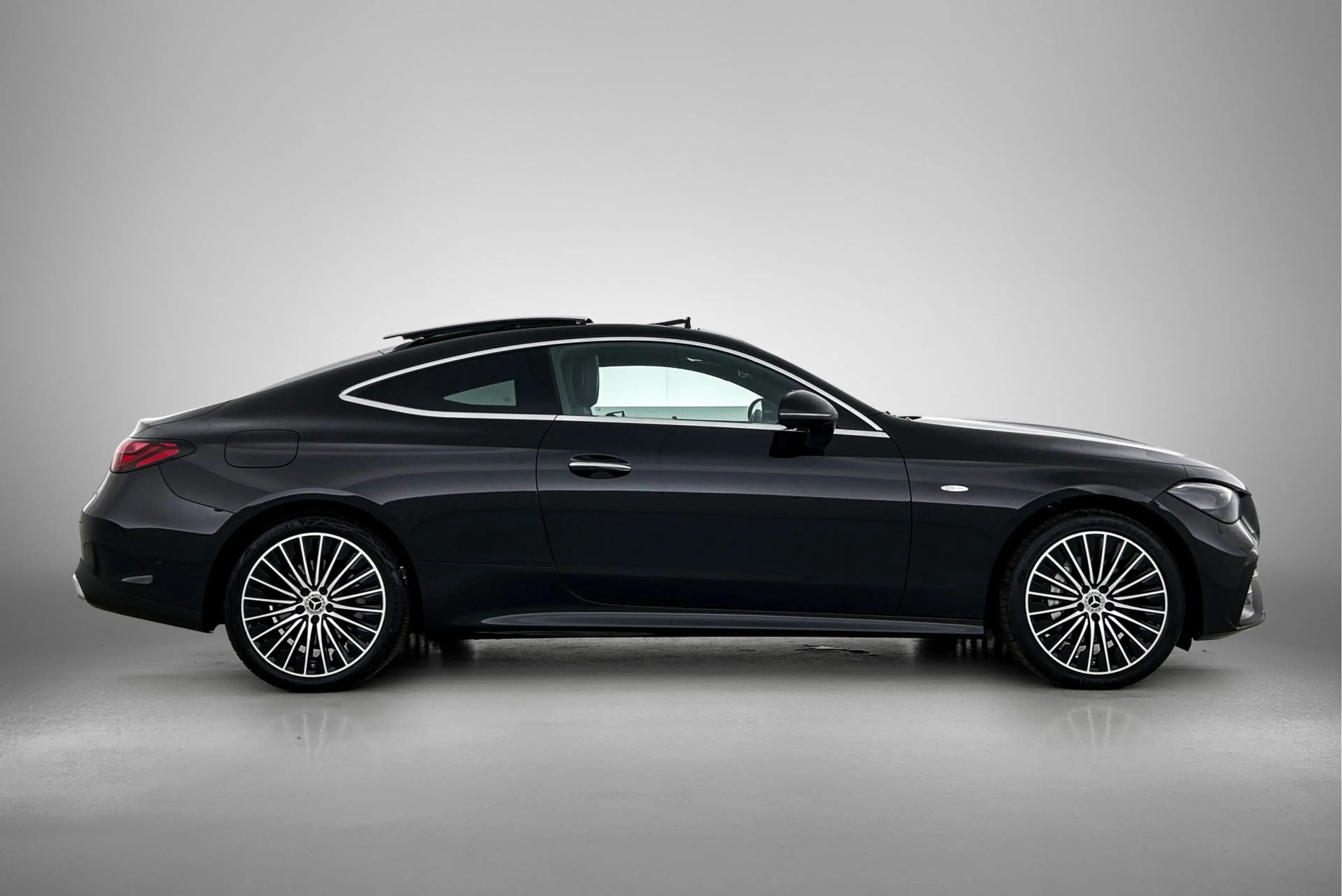 Mercedes-Benz CLE 300 Coupé e AMG Plug-In Hybride AMG Line | Panorama Sc — photo 14
