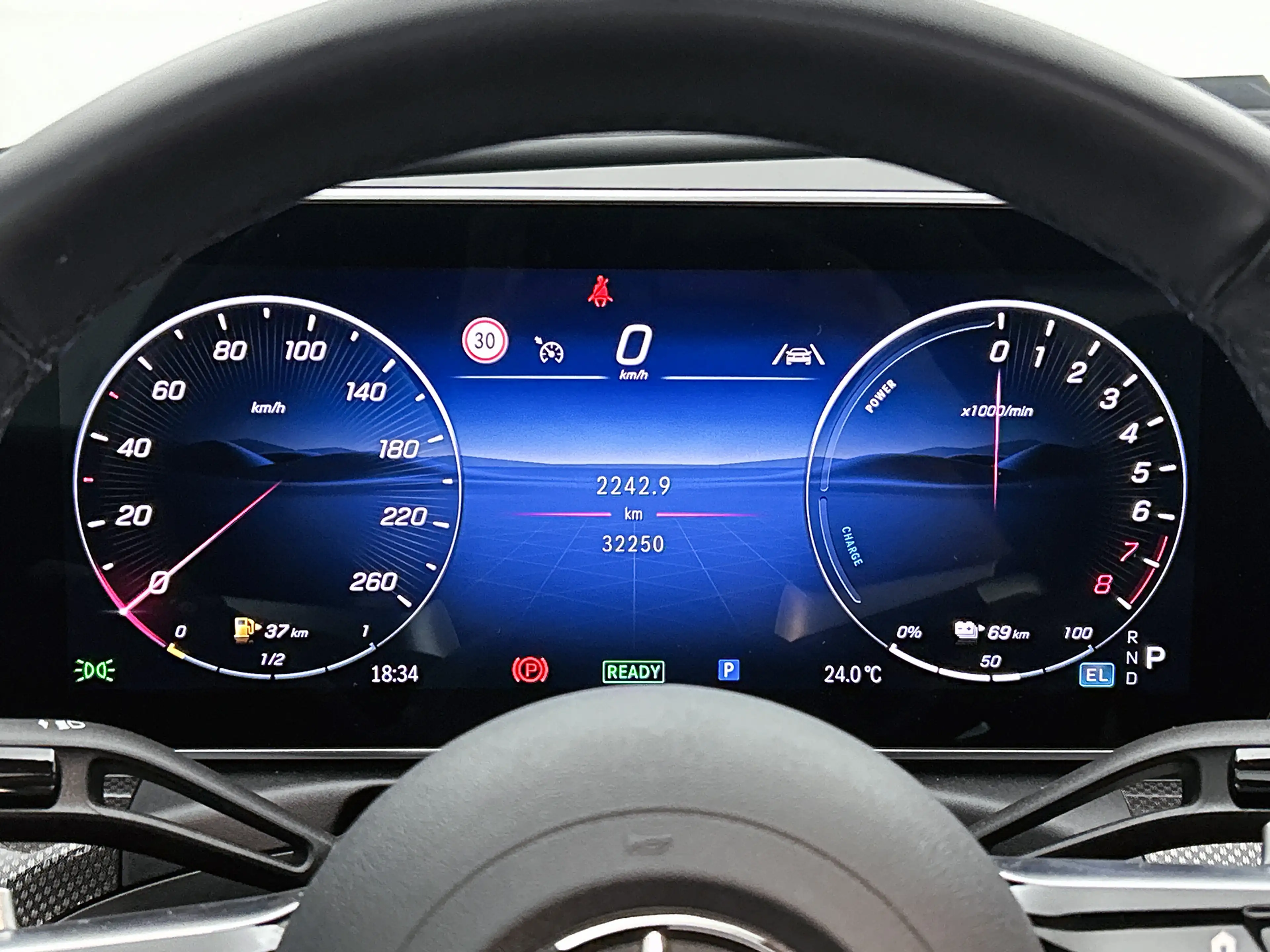 Mercedes-Benz CLE 300 Coupé e AMG Plug-In Hybride AMG Line | Panorama Sc — photo 6