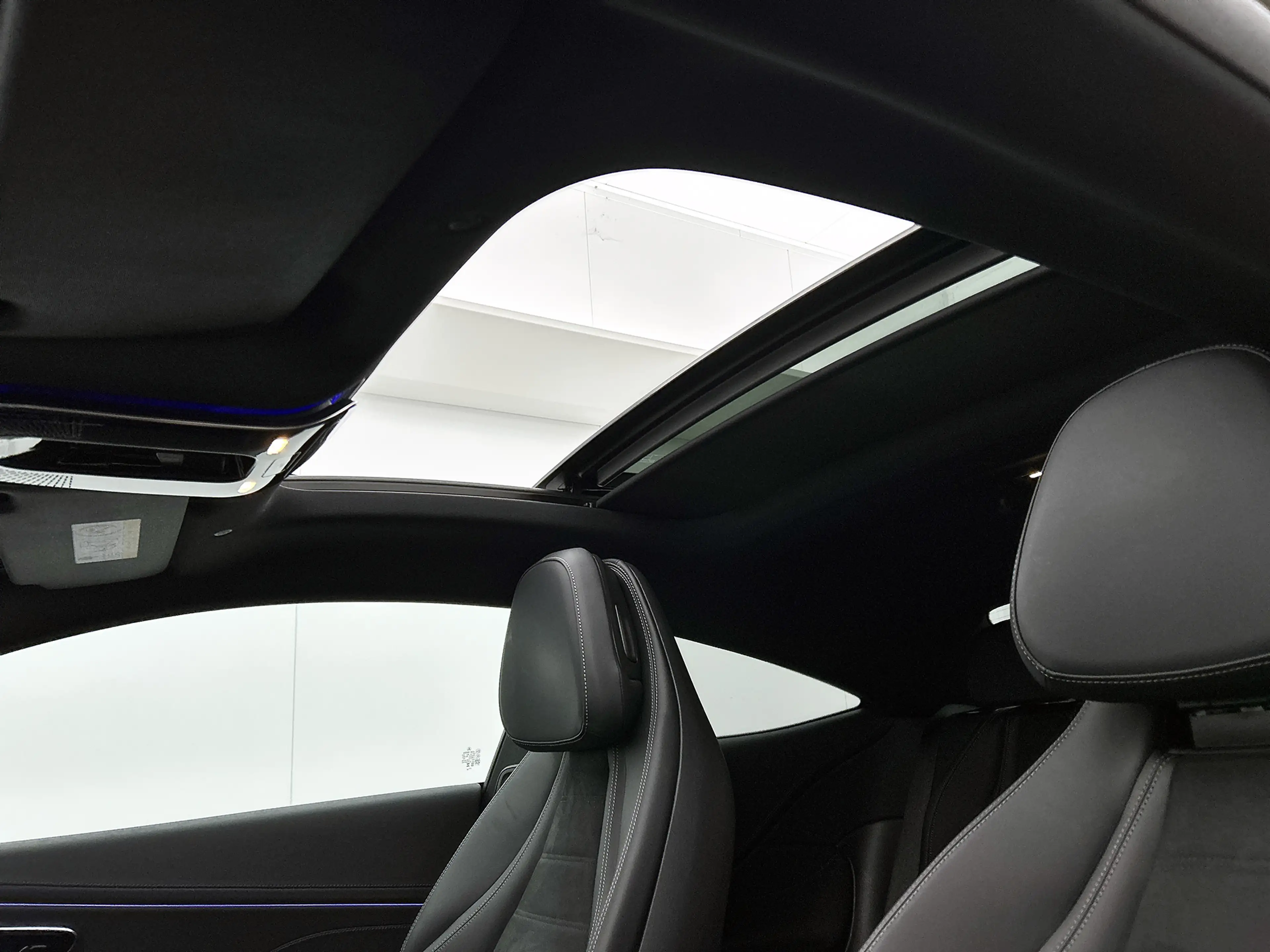 Mercedes-Benz CLE 300 Coupé e AMG Plug-In Hybride AMG Line | Panorama Sc — photo 4
