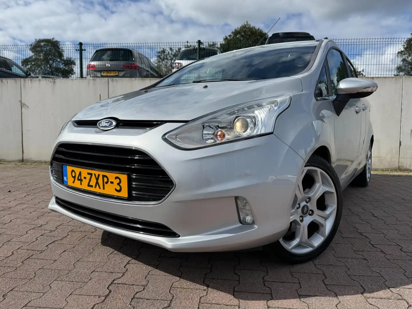 Ford B-Max 1.6 TI-VCT Titanium/AUTOMAAT/NAVI/PANO/LEDER/CLIMA Grau - 2