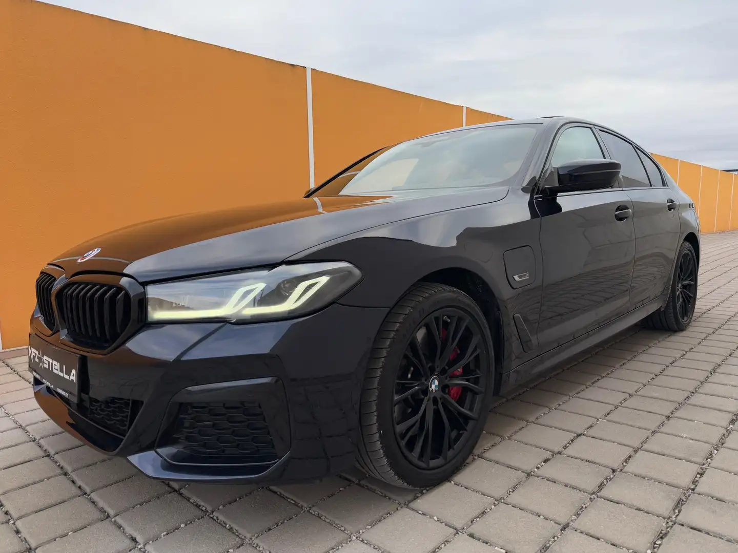 BMW 545 e PHEV xDrive M-Sport Pro G30 LCI B58 Schwarz - 1