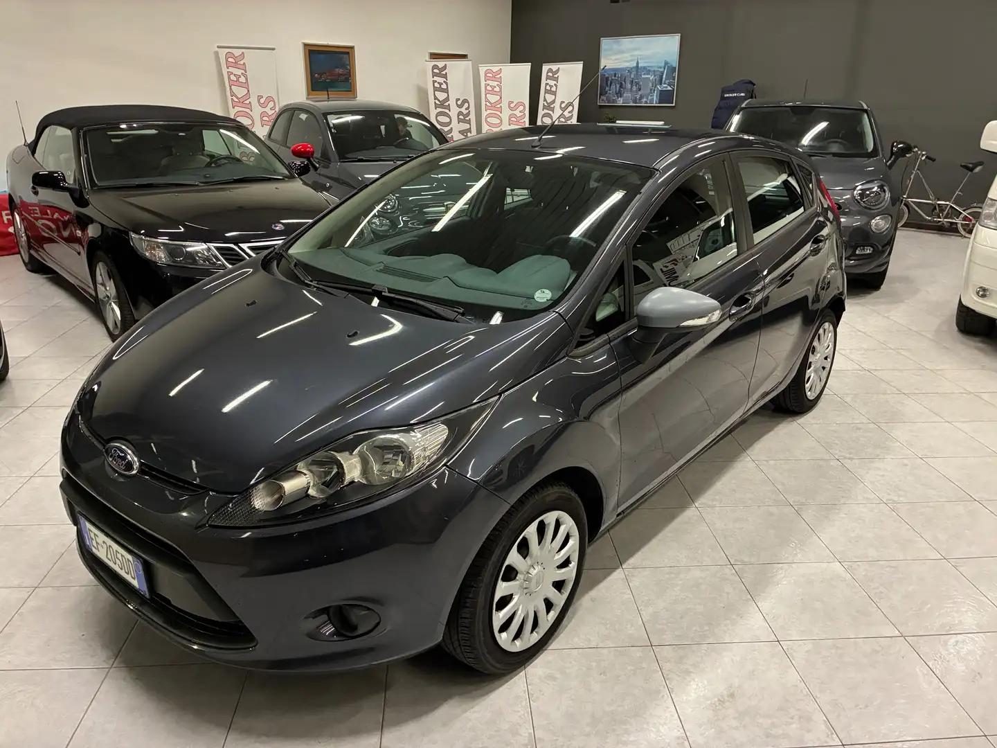 Ford Fiesta Fiesta 1.2 16v Titanium 82cv - 5 porte Grigio - 1