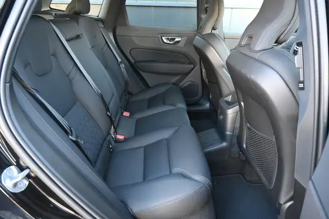 Volvo XC60 view 15