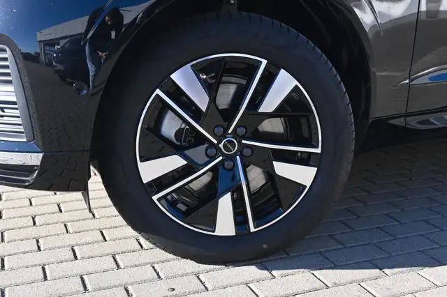 Volvo XC60 view 11