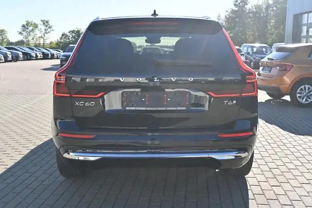Volvo XC60 view 4