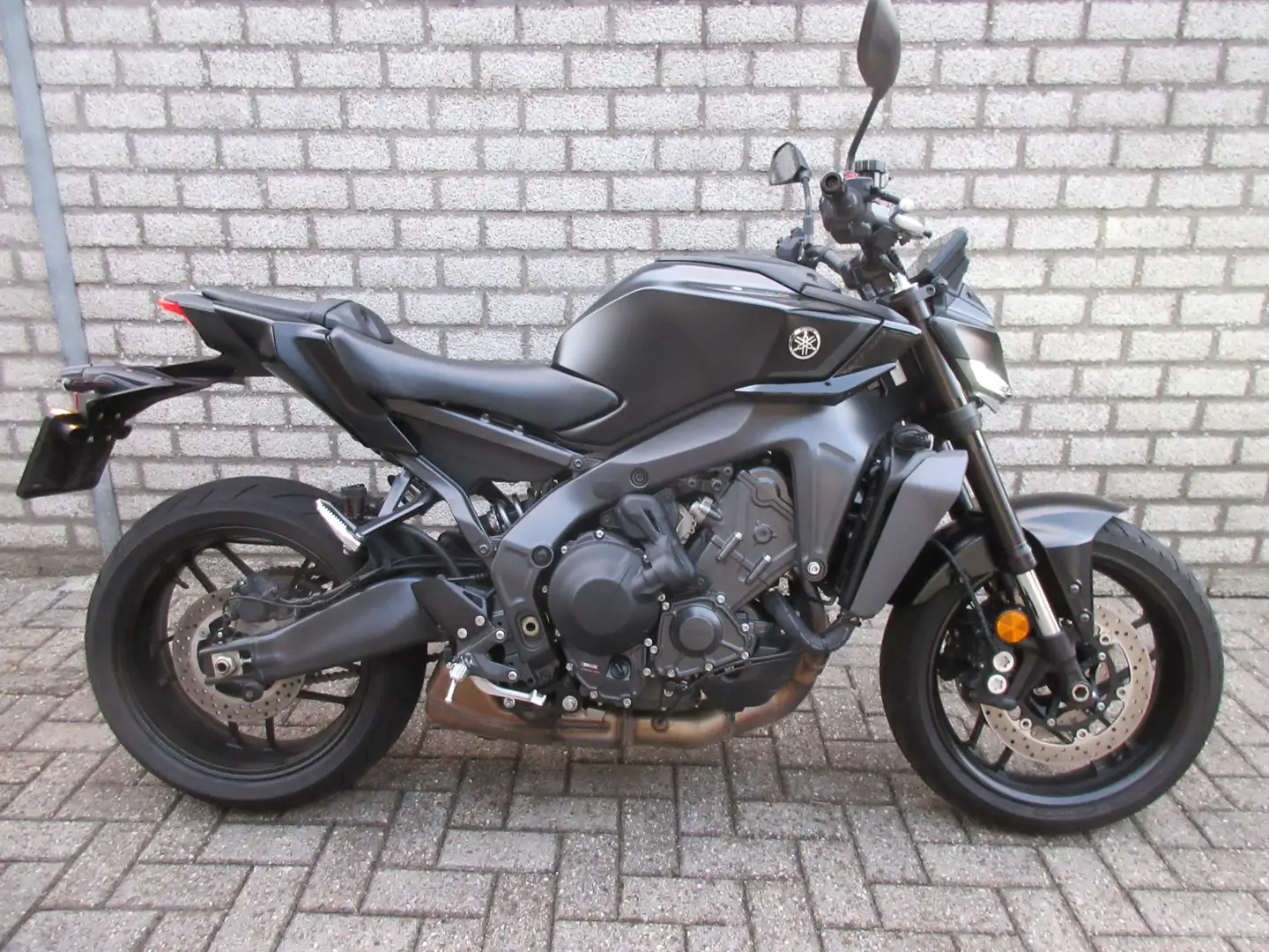 Yamaha MT-09 Y-AMT Zwart - 1
