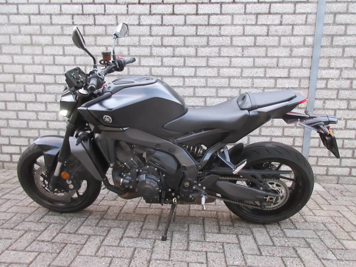 Yamaha MT-09 Y-AMT Zwart - 2