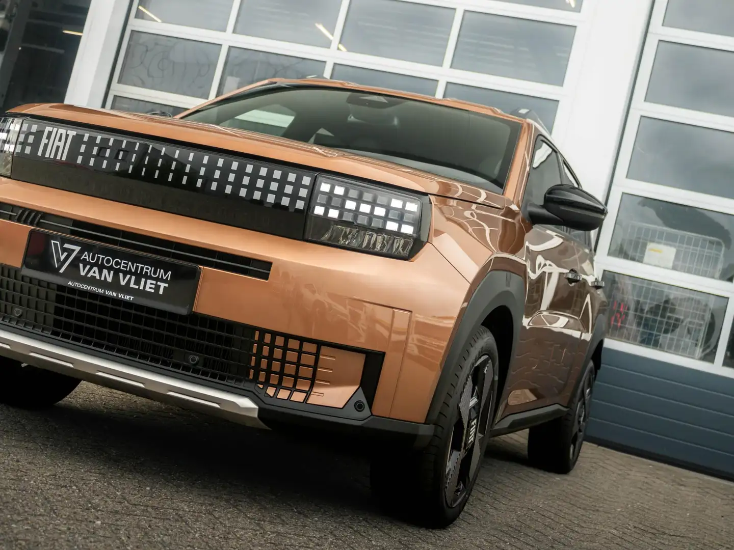 Fiat Grande Panda La Prima 44 kWh | Uit voorraad leverbaar | Clima | Brun - 2