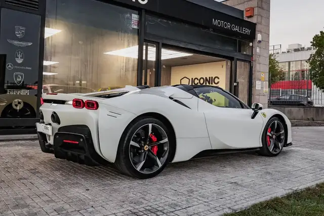 Ferrari SF90 Stradale view 7