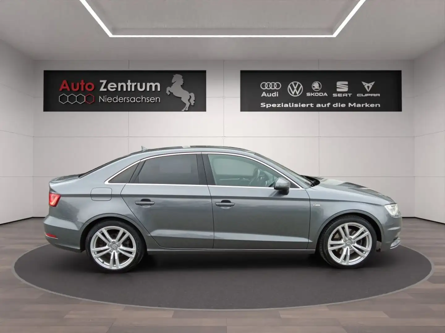 Audi A3 2.0 TDI Limousine quattro S tronic S-line Ambition Сірий - 2