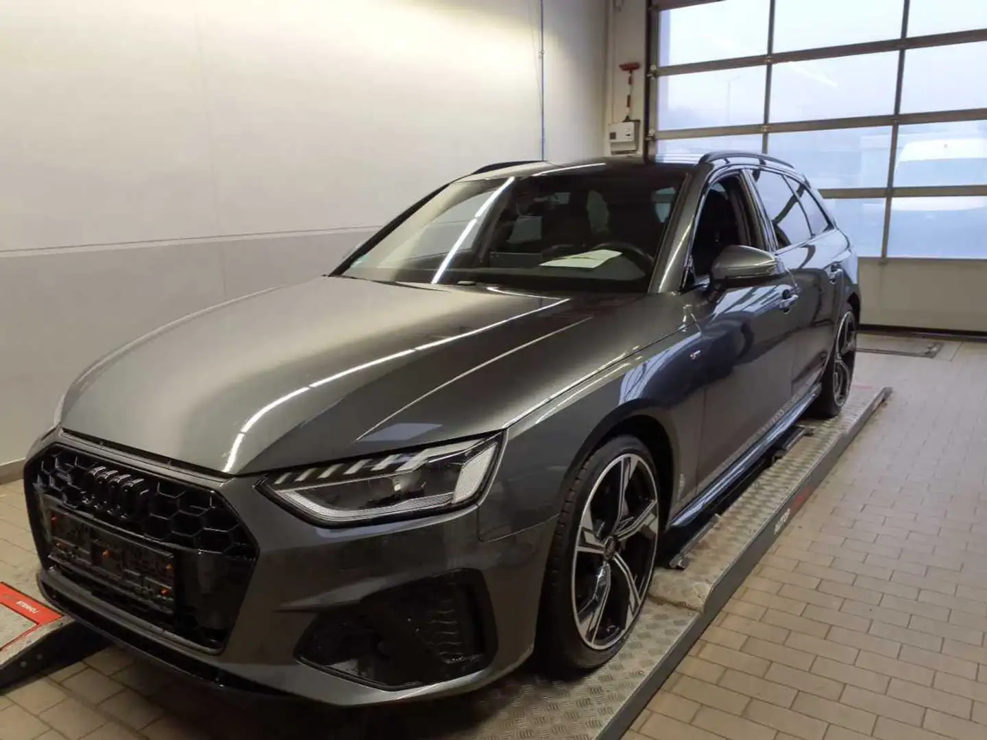 Audi A4 S line 40 TFSI quattro S-tronic +OPTIK+ Grau - 2